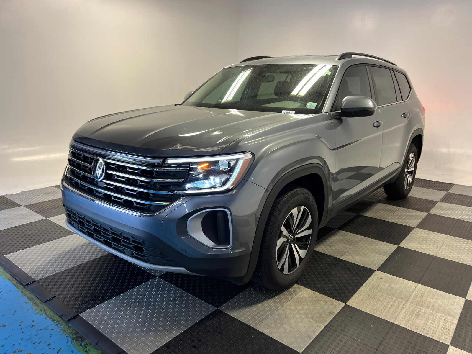 2024 Volkswagen Atlas 2.0T SE 3