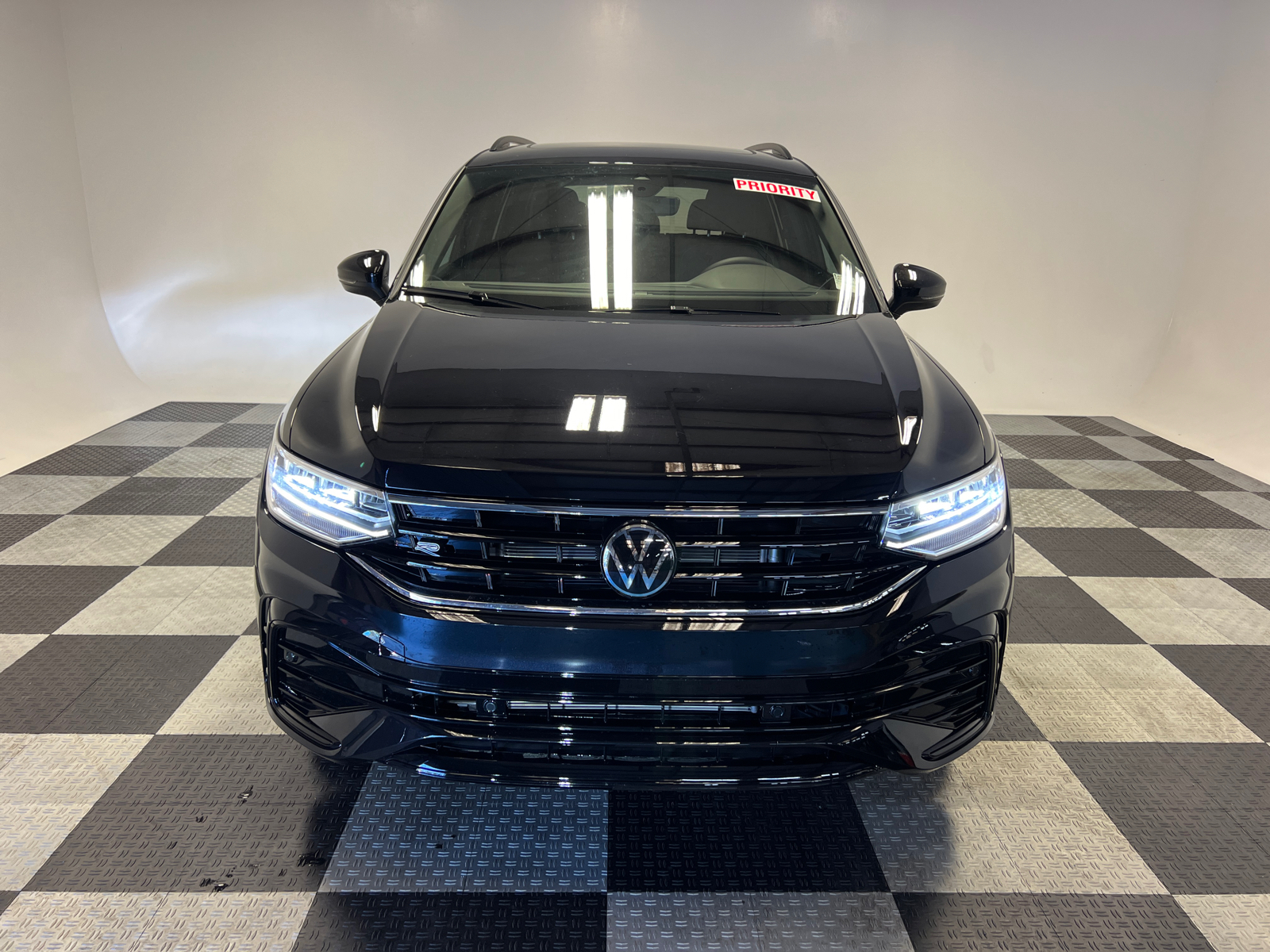 2024 Volkswagen Tiguan 2.0T SE R-Line Black 2