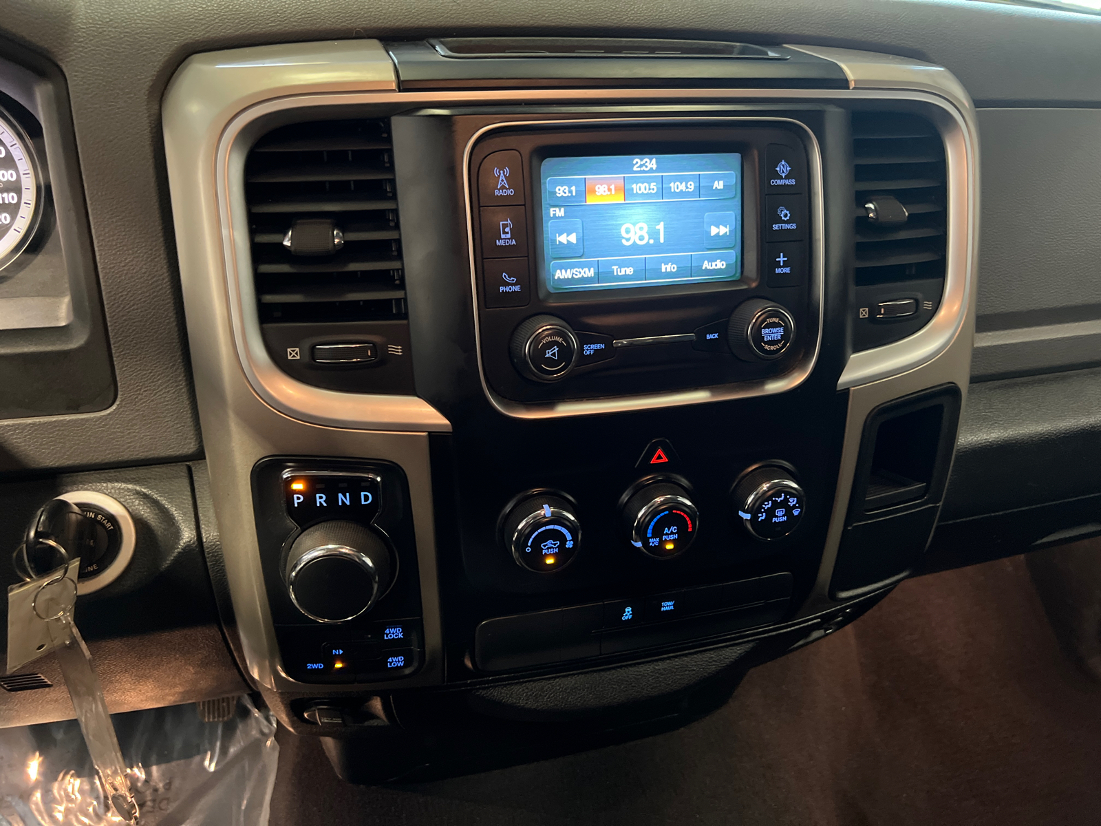 2014 Ram 1500 SLT 24