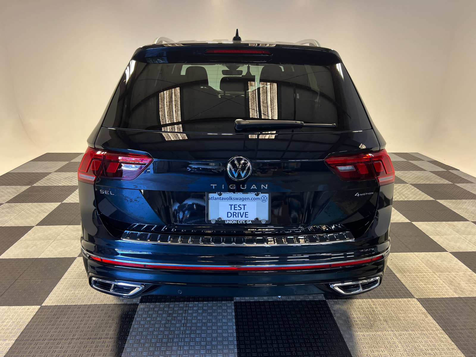 2024 Volkswagen Tiguan 2.0T SEL R-Line 4