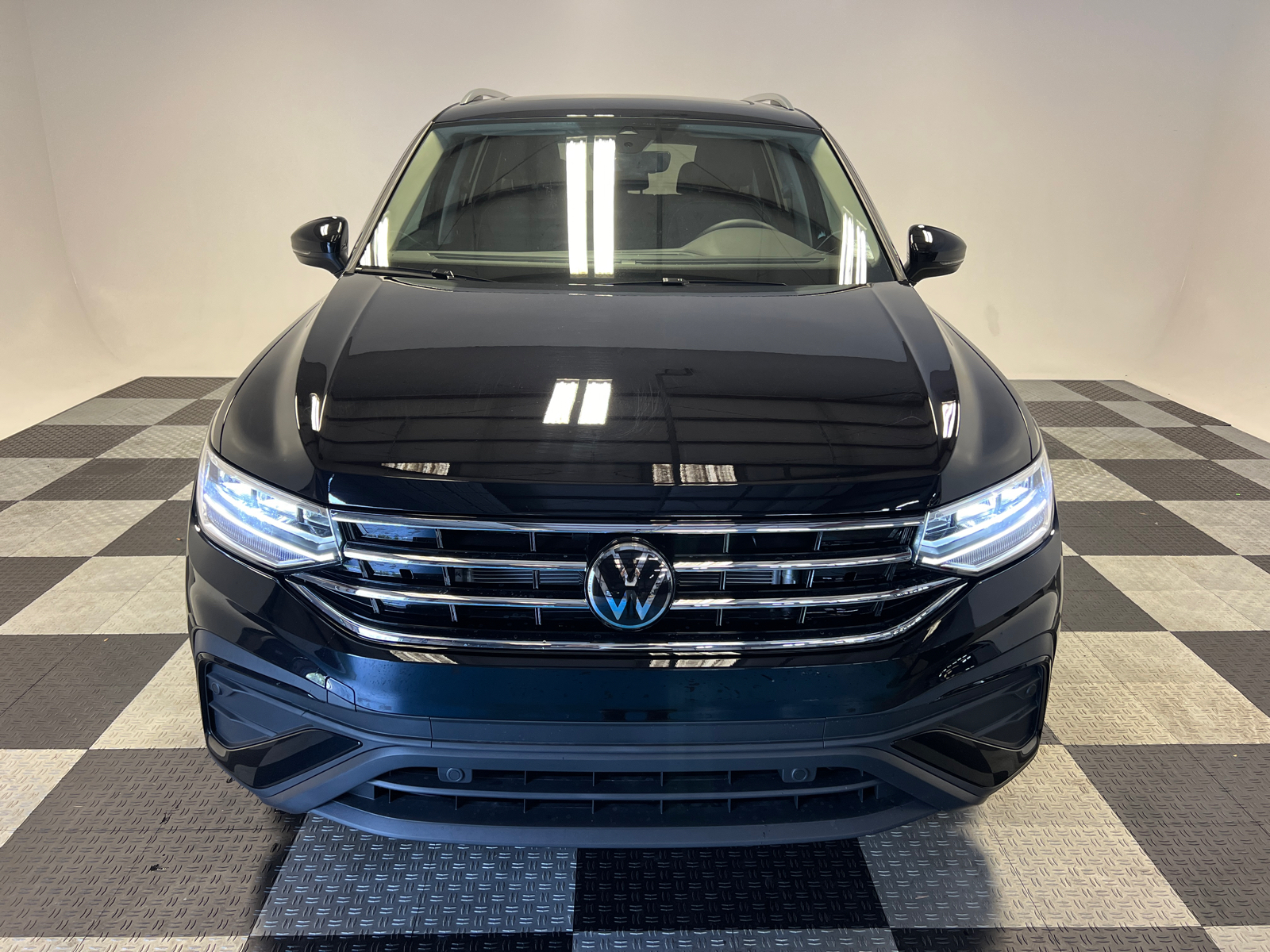 2024 Volkswagen Tiguan 2.0T SE 2