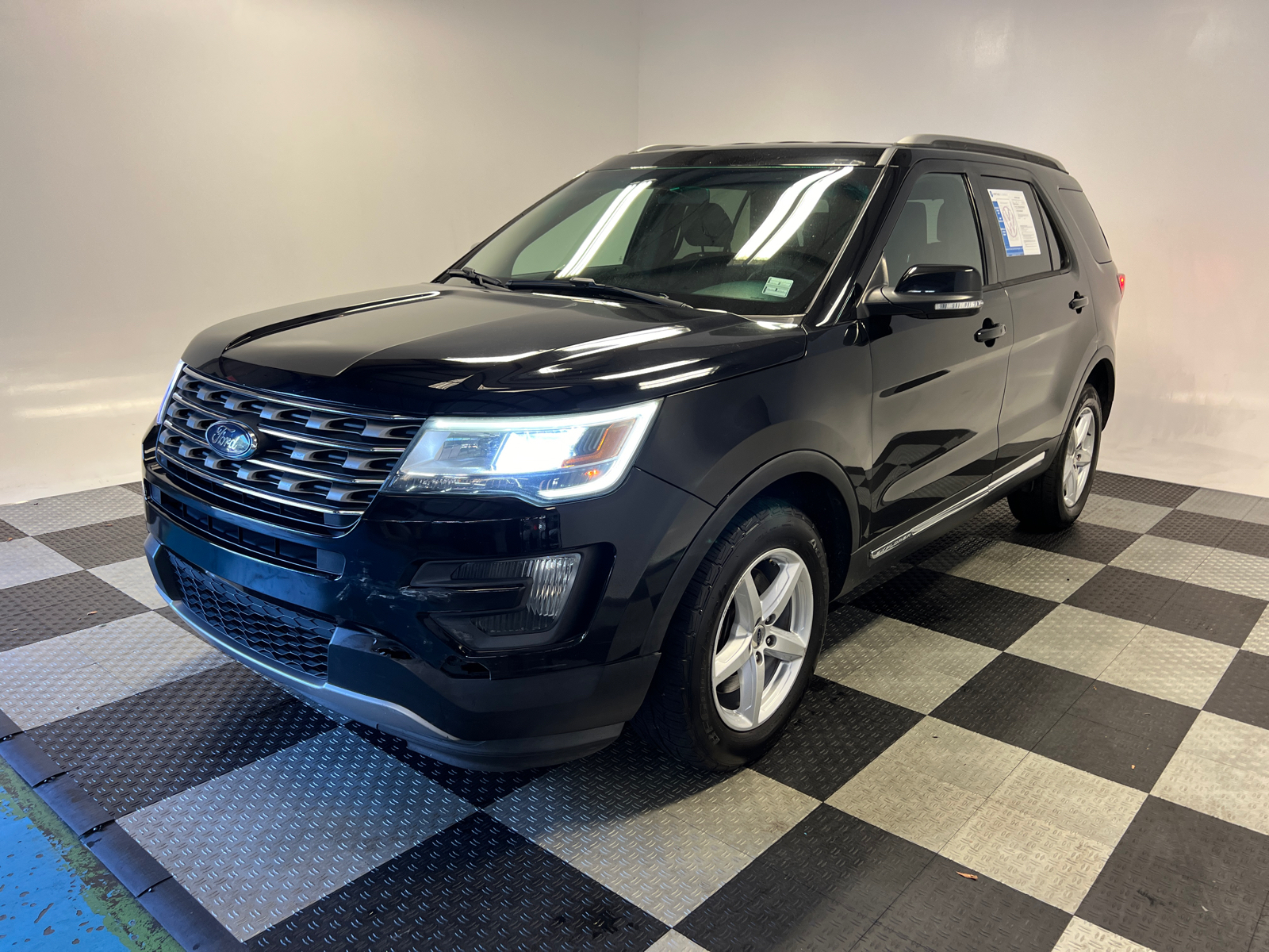 2016 Ford Explorer XLT 3