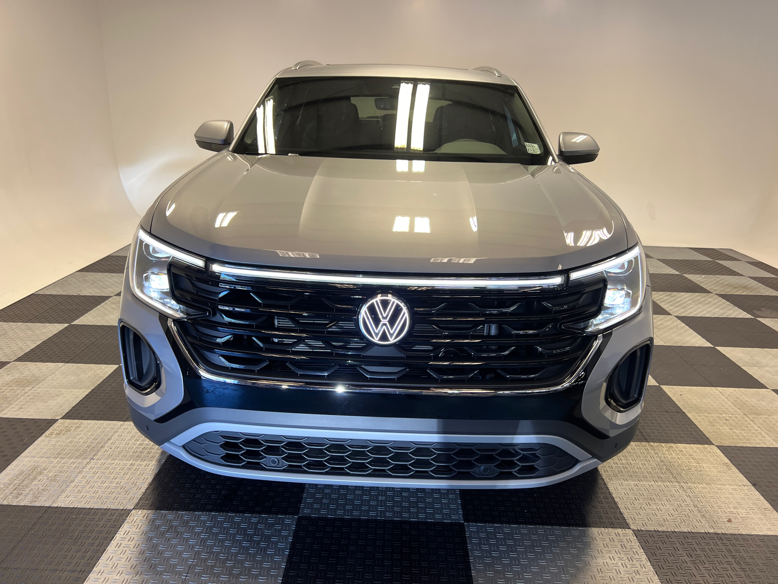 2025 Volkswagen Atlas Cross Sport 2.0T SE w/Technology 2