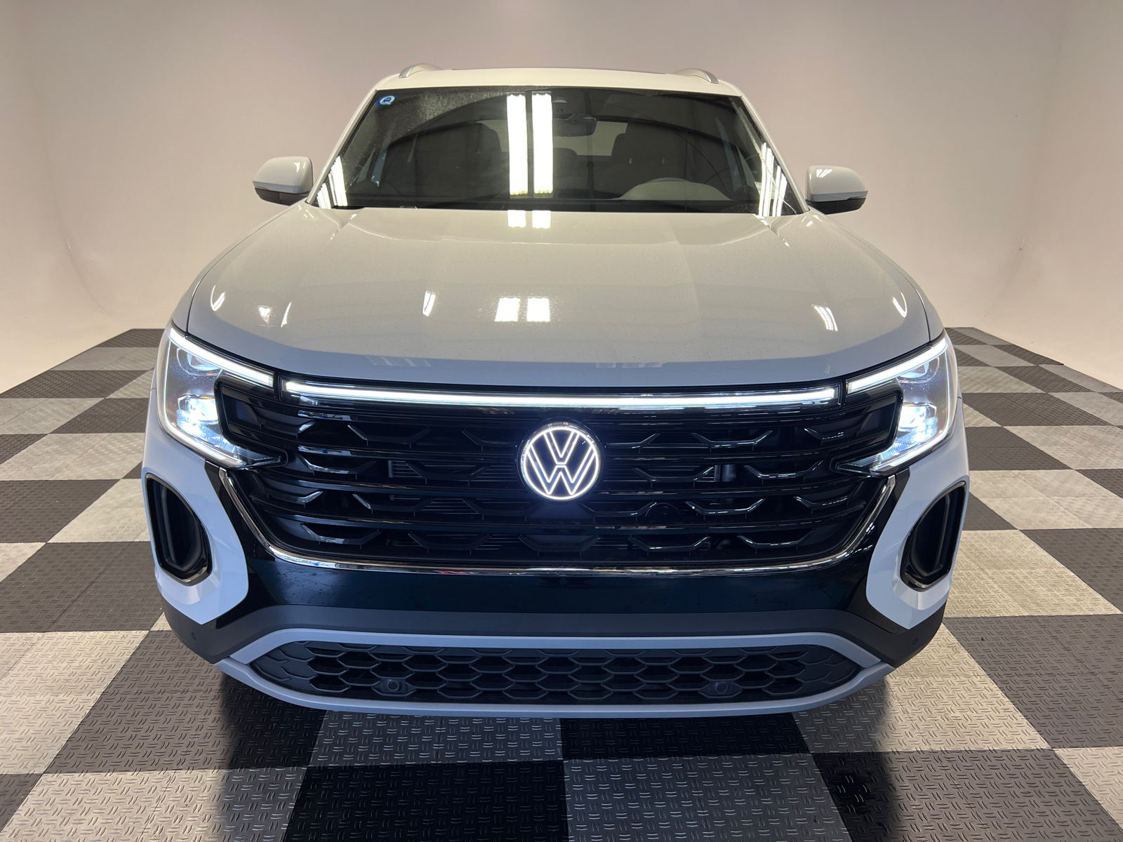 2025 Volkswagen Atlas Cross Sport 2.0T SE w/Technology 2