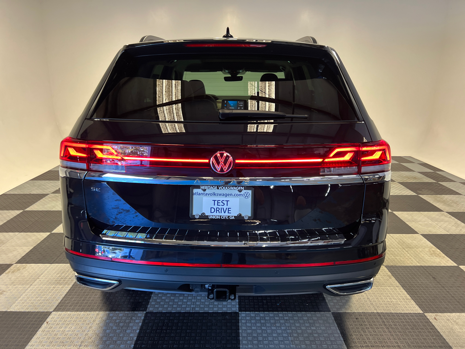 2025 Volkswagen Atlas 2.0T SE w/Technology 4