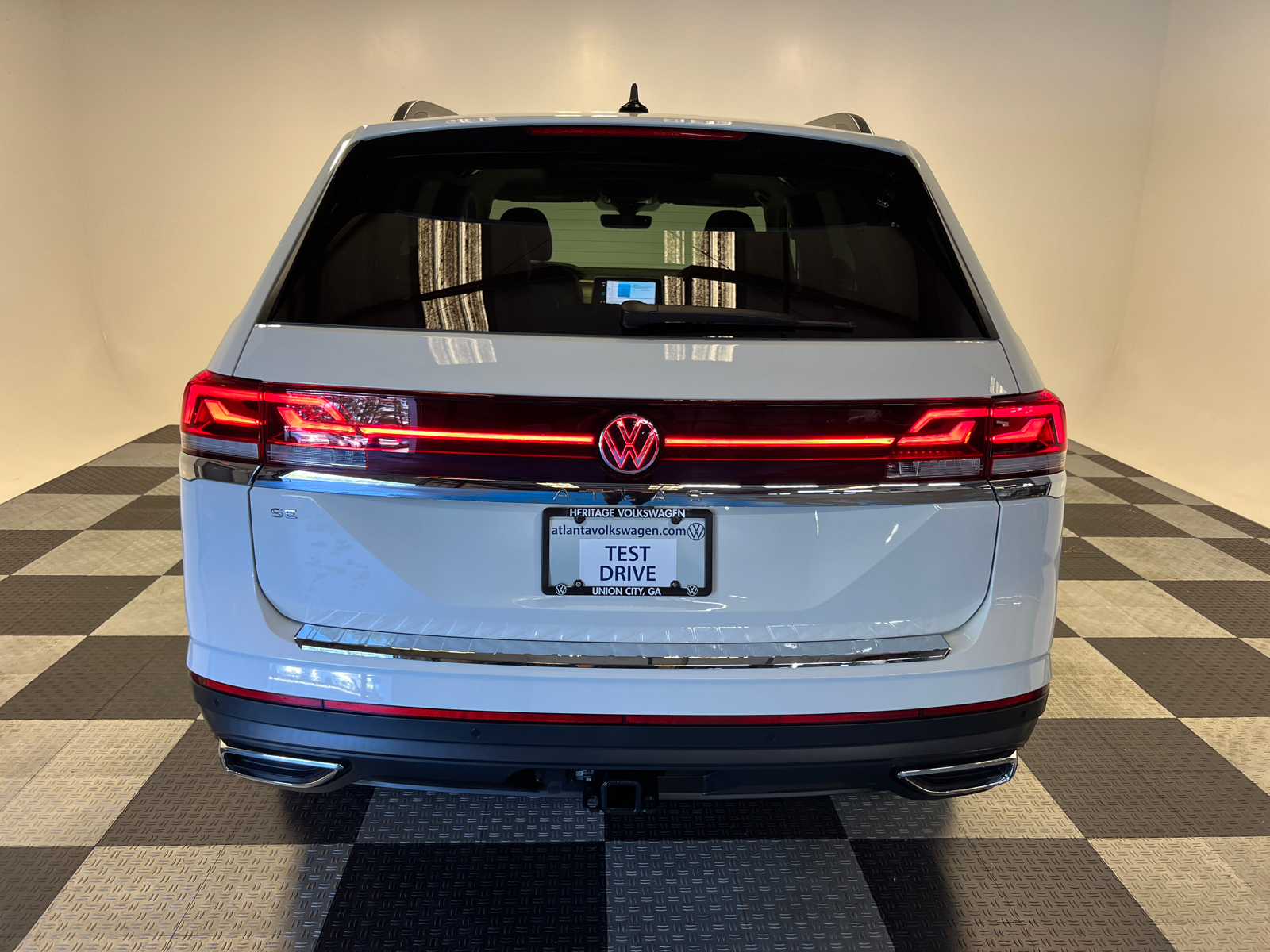 2025 Volkswagen Atlas 2.0T SE w/Technology 4