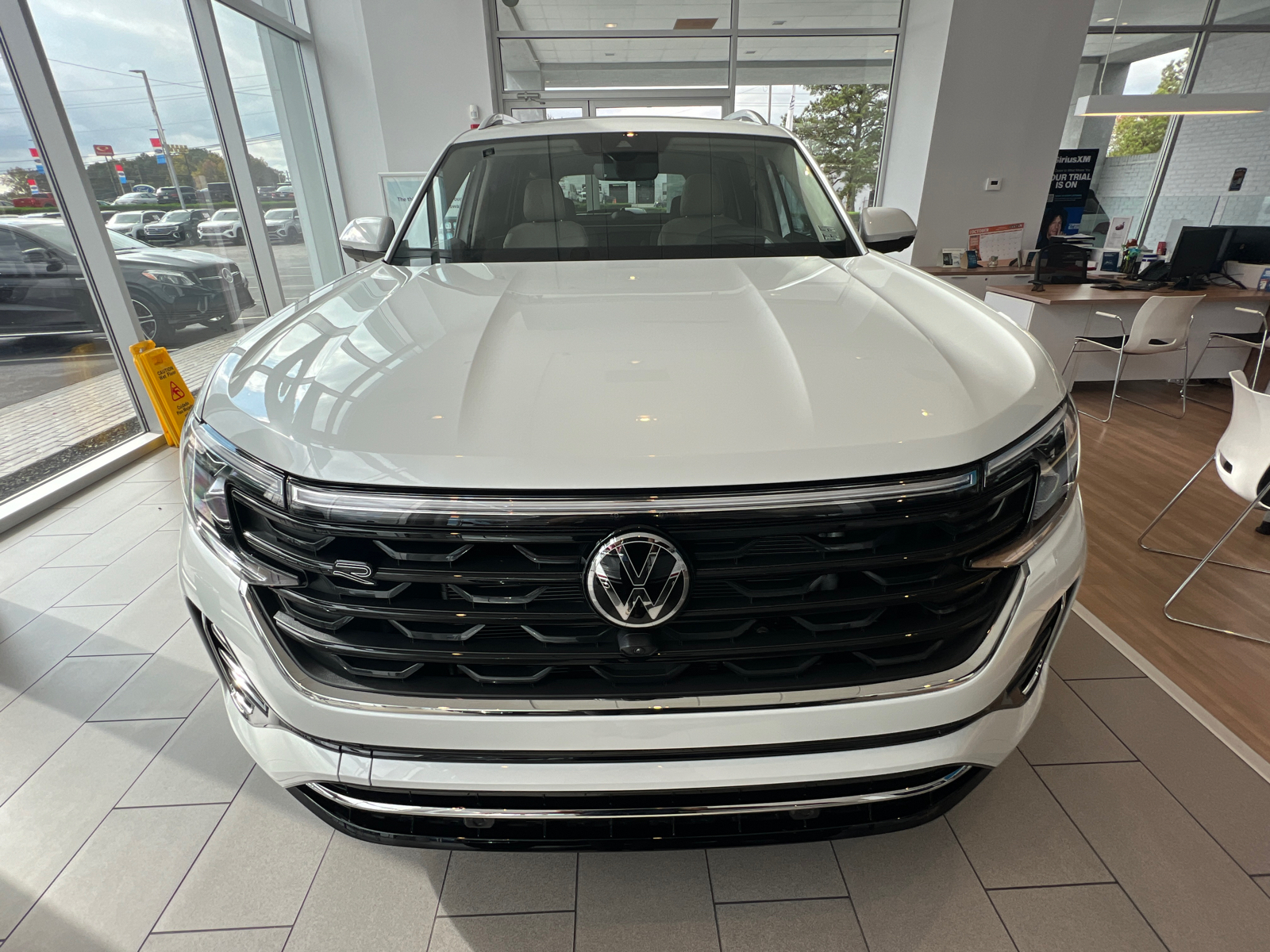 2025 Volkswagen Atlas 2.0T SEL Premium R-Line 2