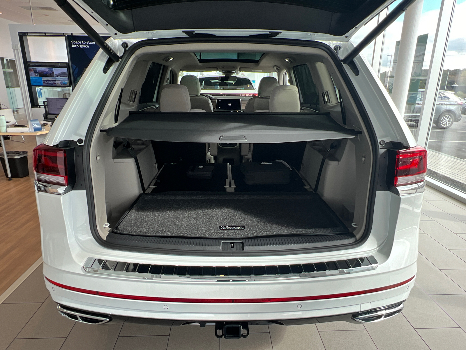 2025 Volkswagen Atlas 2.0T SEL Premium R-Line 5