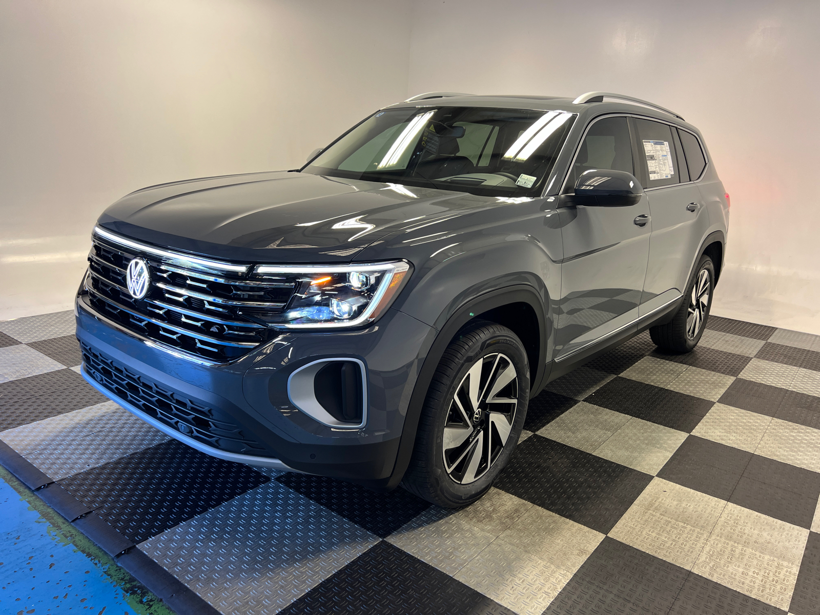 2025 Volkswagen Atlas 2.0T SEL 3