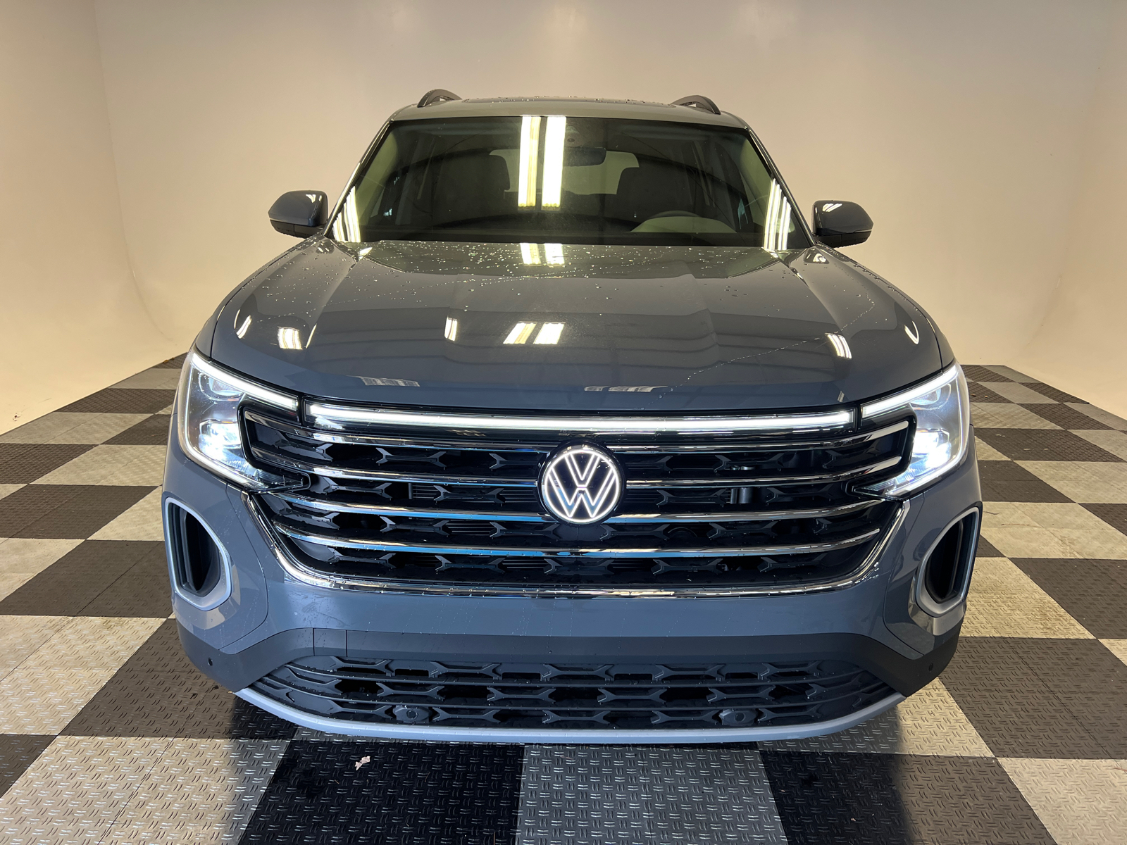 2025 Volkswagen Atlas 2.0T SE w/Technology 2