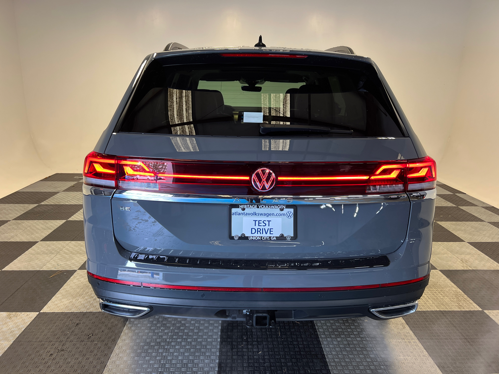 2025 Volkswagen Atlas 2.0T SE w/Technology 4