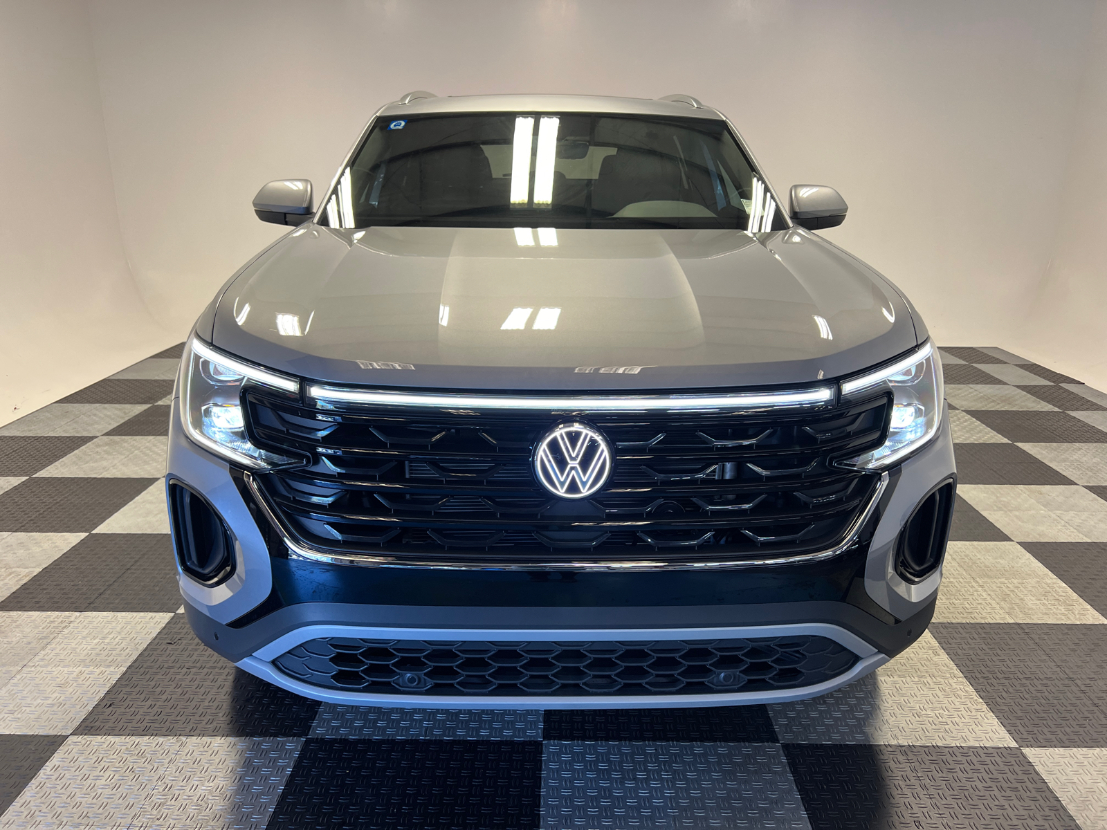 2025 Volkswagen Atlas Cross Sport 2.0T SE w/Technology 2