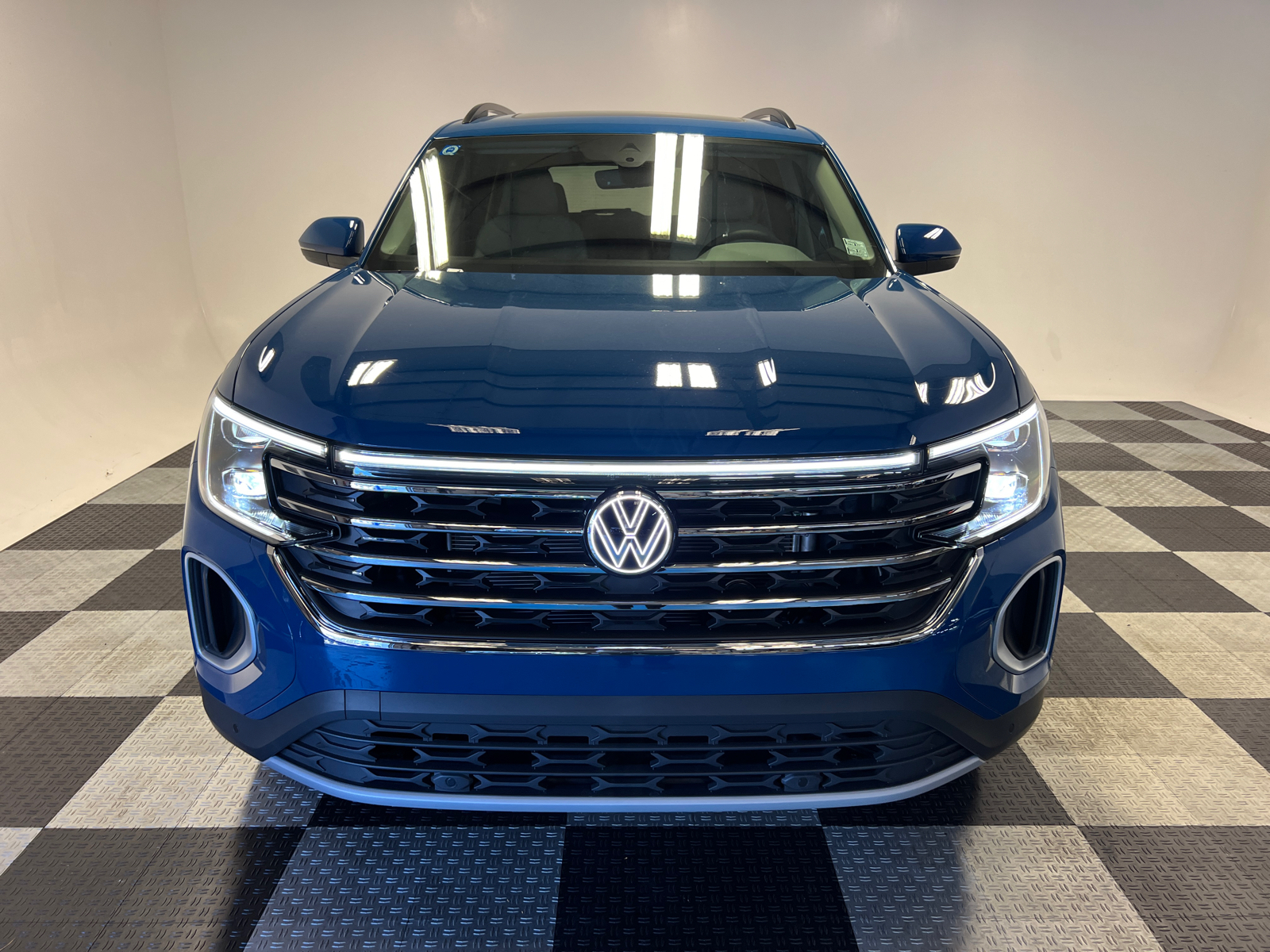 2025 Volkswagen Atlas 2.0T SE w/Technology 2