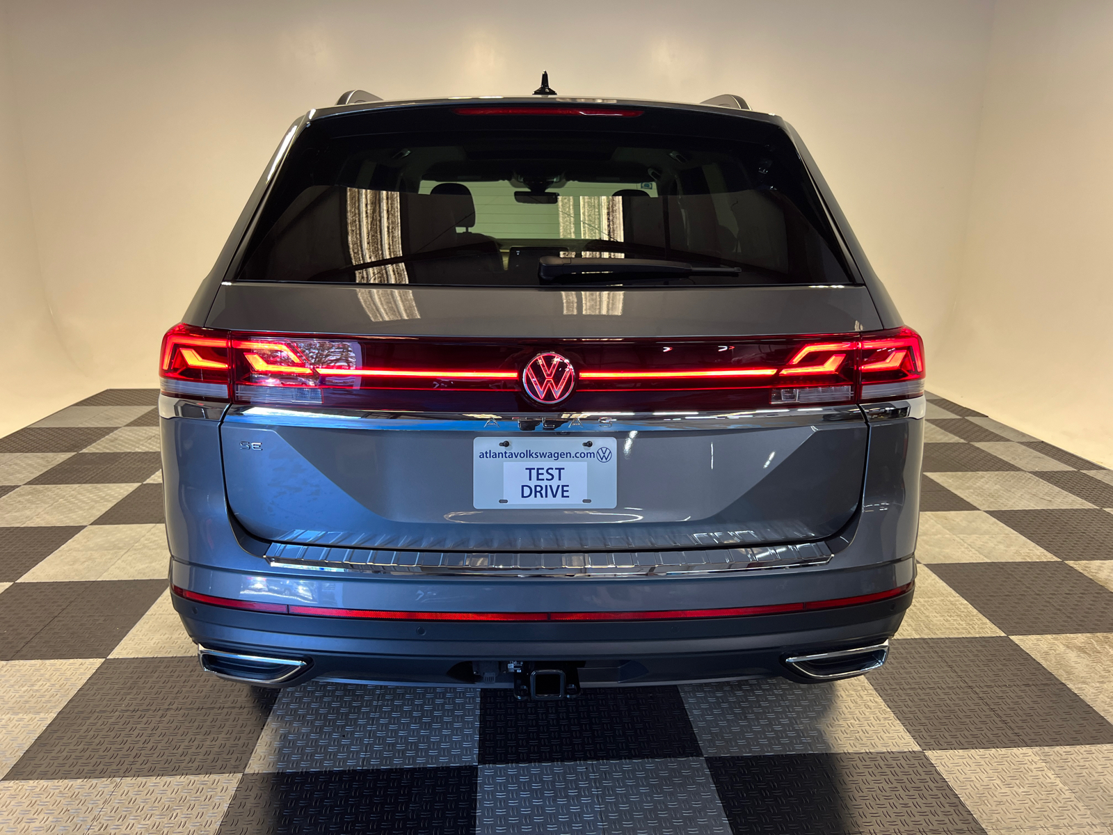 2025 Volkswagen Atlas 2.0T SE w/Technology 4