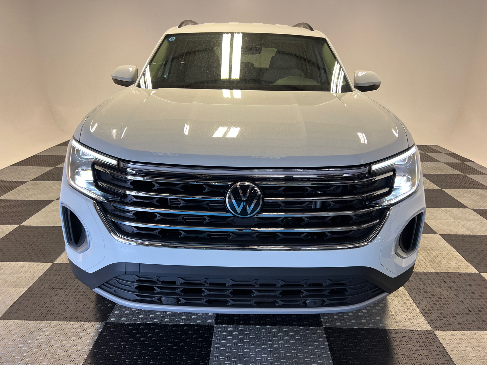 2025 Volkswagen Atlas 2.0T SE 2