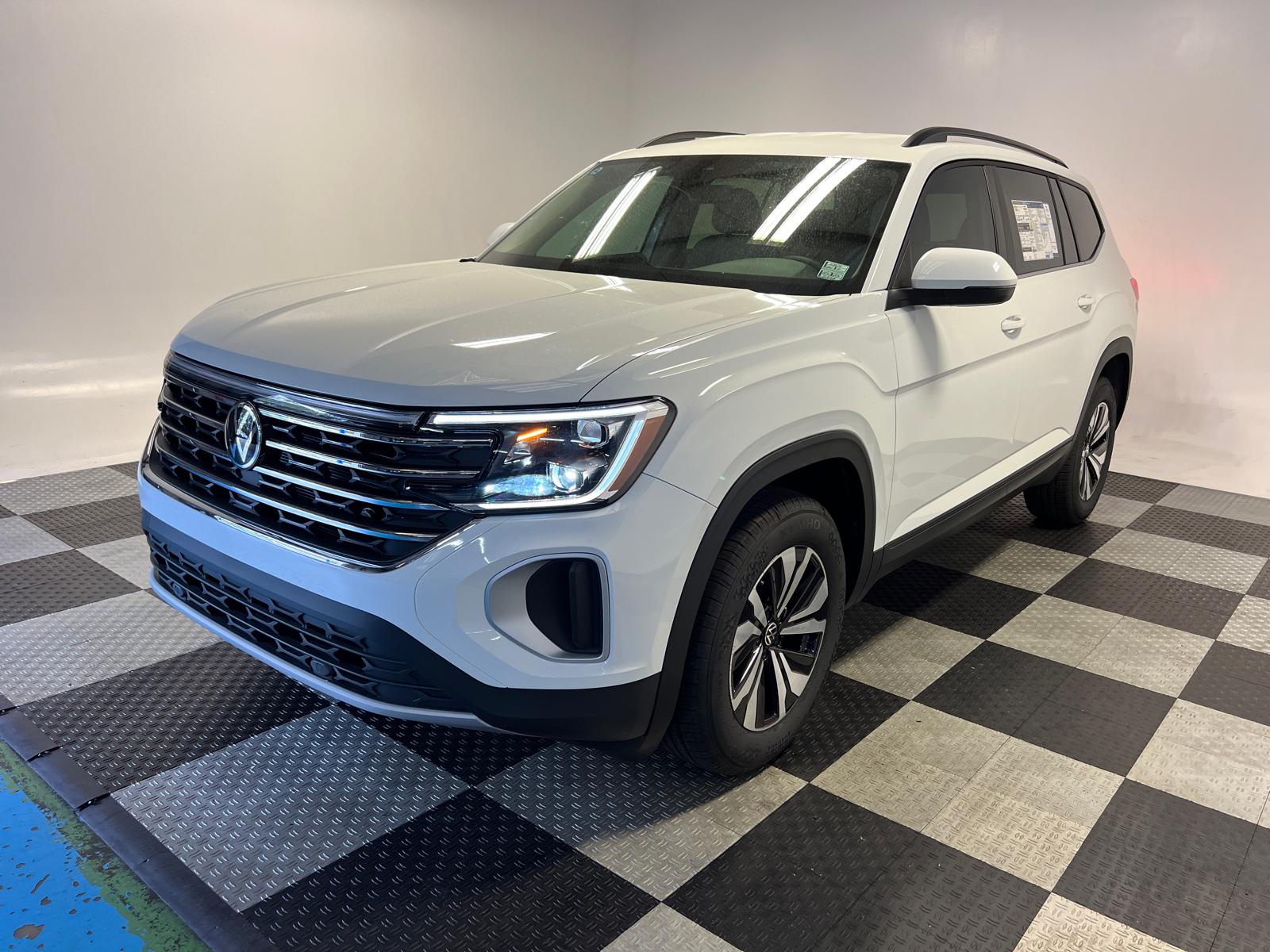 2025 Volkswagen Atlas 2.0T SE 3