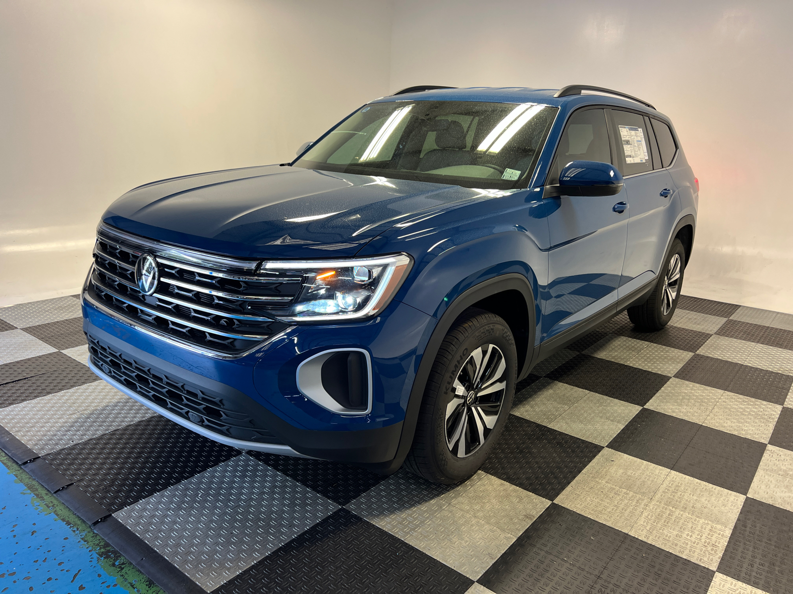 2025 Volkswagen Atlas 2.0T SE 3