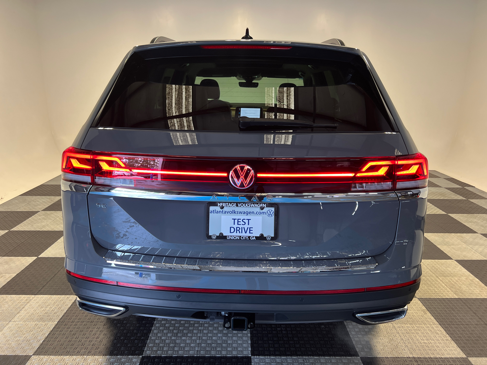 2025 Volkswagen Atlas 2.0T SE w/Technology 4