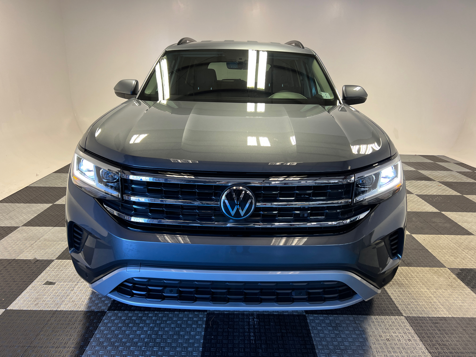 2023 Volkswagen Atlas 2.0T SE w/Technology 2