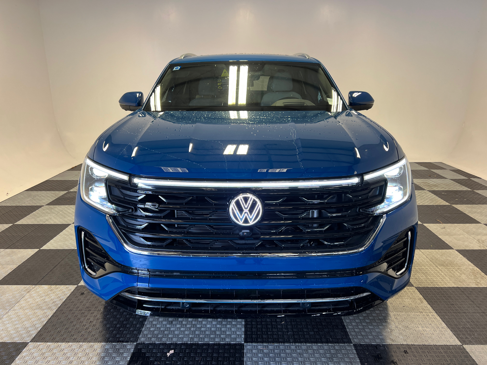 2025 Volkswagen Atlas Cross Sport 2.0T SEL Premium R-Line 2