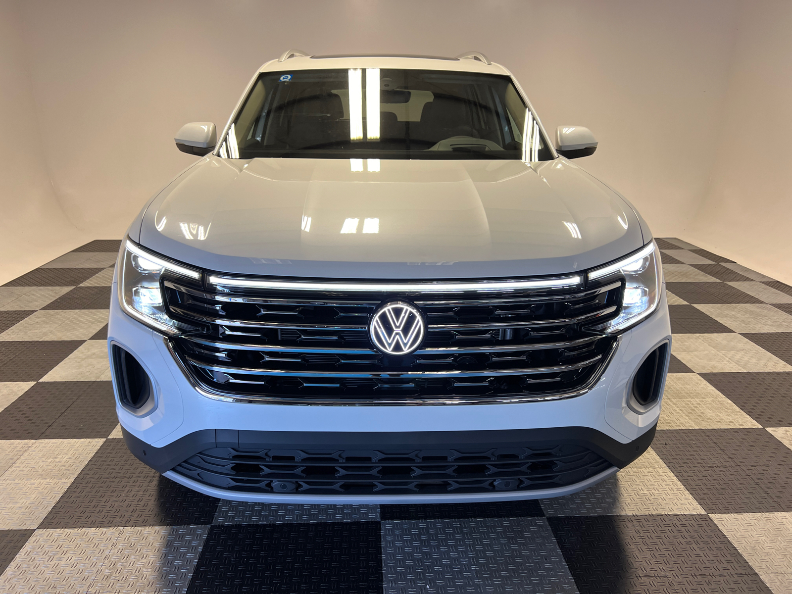 2025 Volkswagen Atlas 2.0T SEL 2