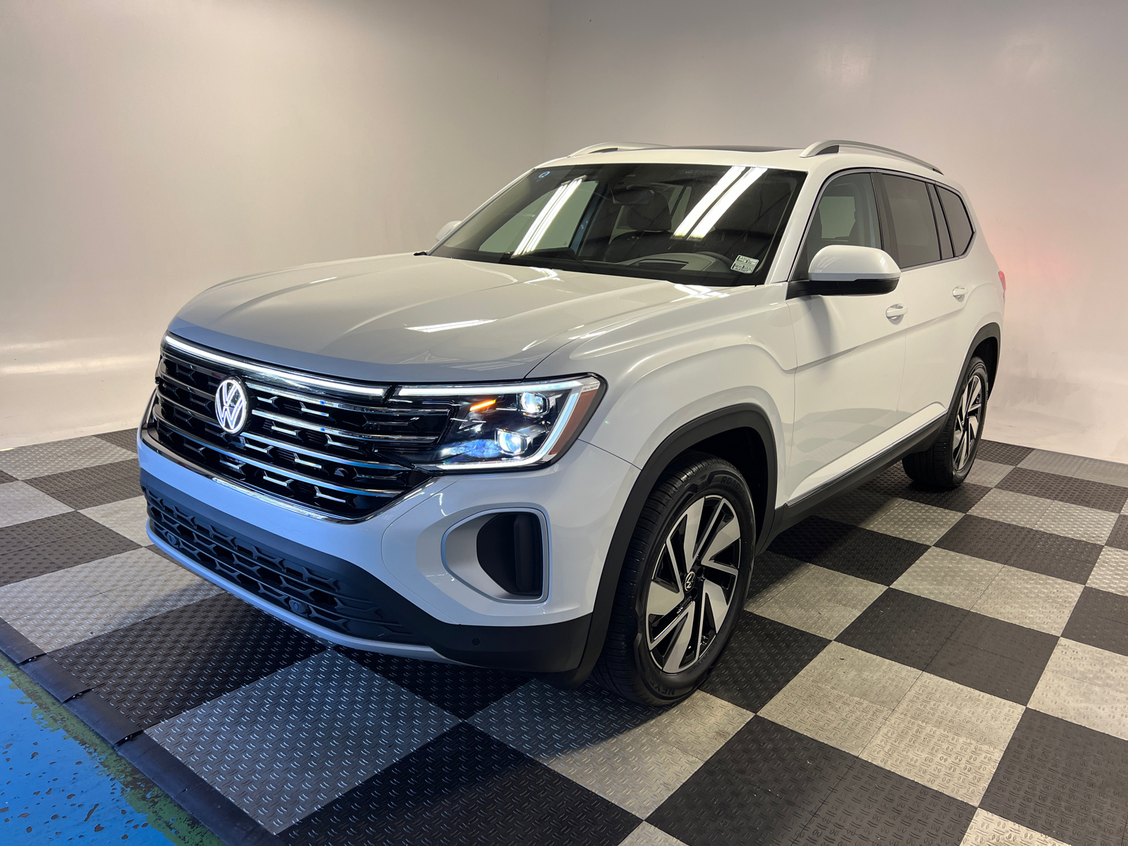 2025 Volkswagen Atlas 2.0T SEL 3