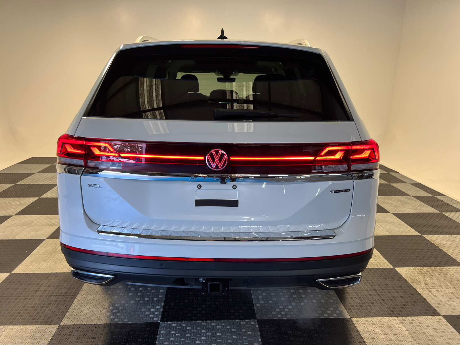 2025 Volkswagen Atlas 2.0T SEL 4