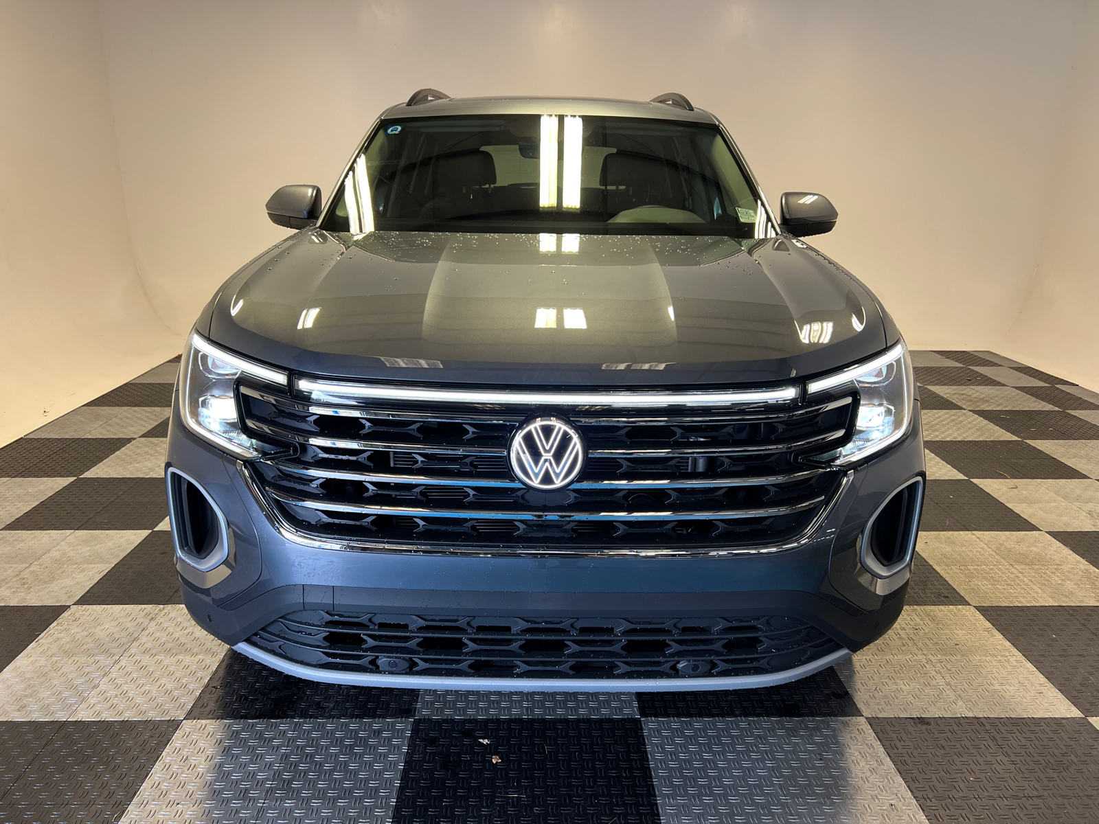 2025 Volkswagen Atlas 2.0T SE w/Technology 2