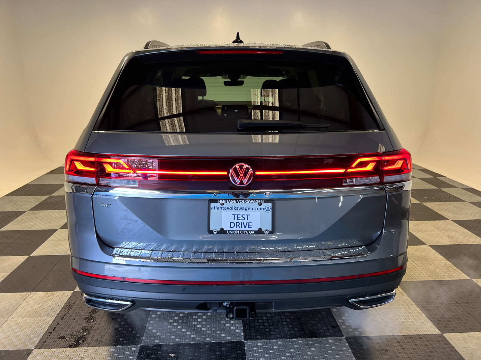 2025 Volkswagen Atlas 2.0T SE w/Technology 4