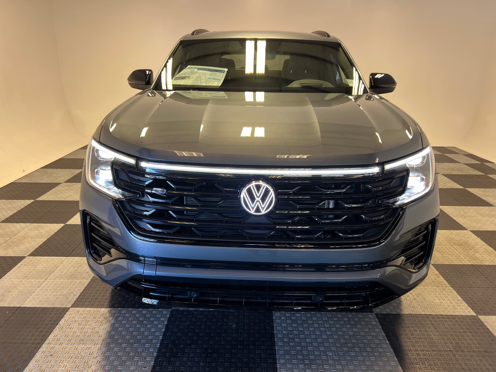 2025 Volkswagen Atlas Cross Sport SEL R-Line Black 4Motion 2