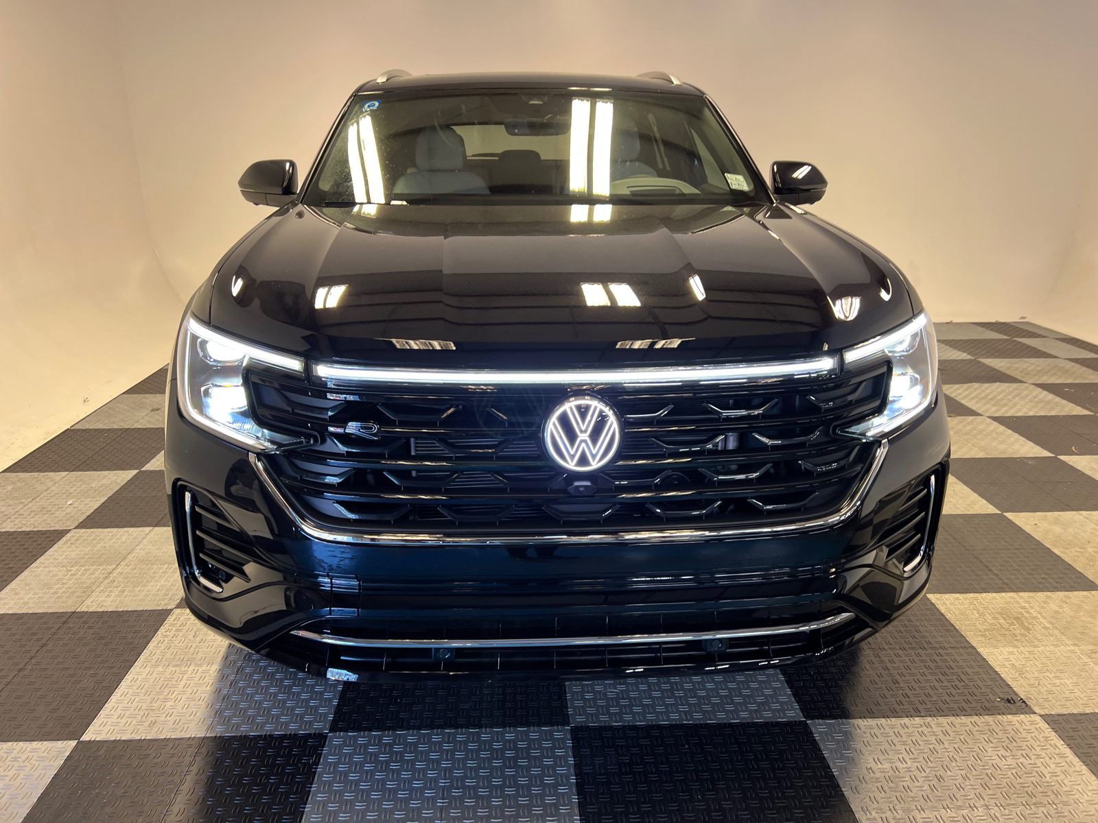 2025 Volkswagen Atlas Cross Sport 2.0T SEL Premium R-Line 2