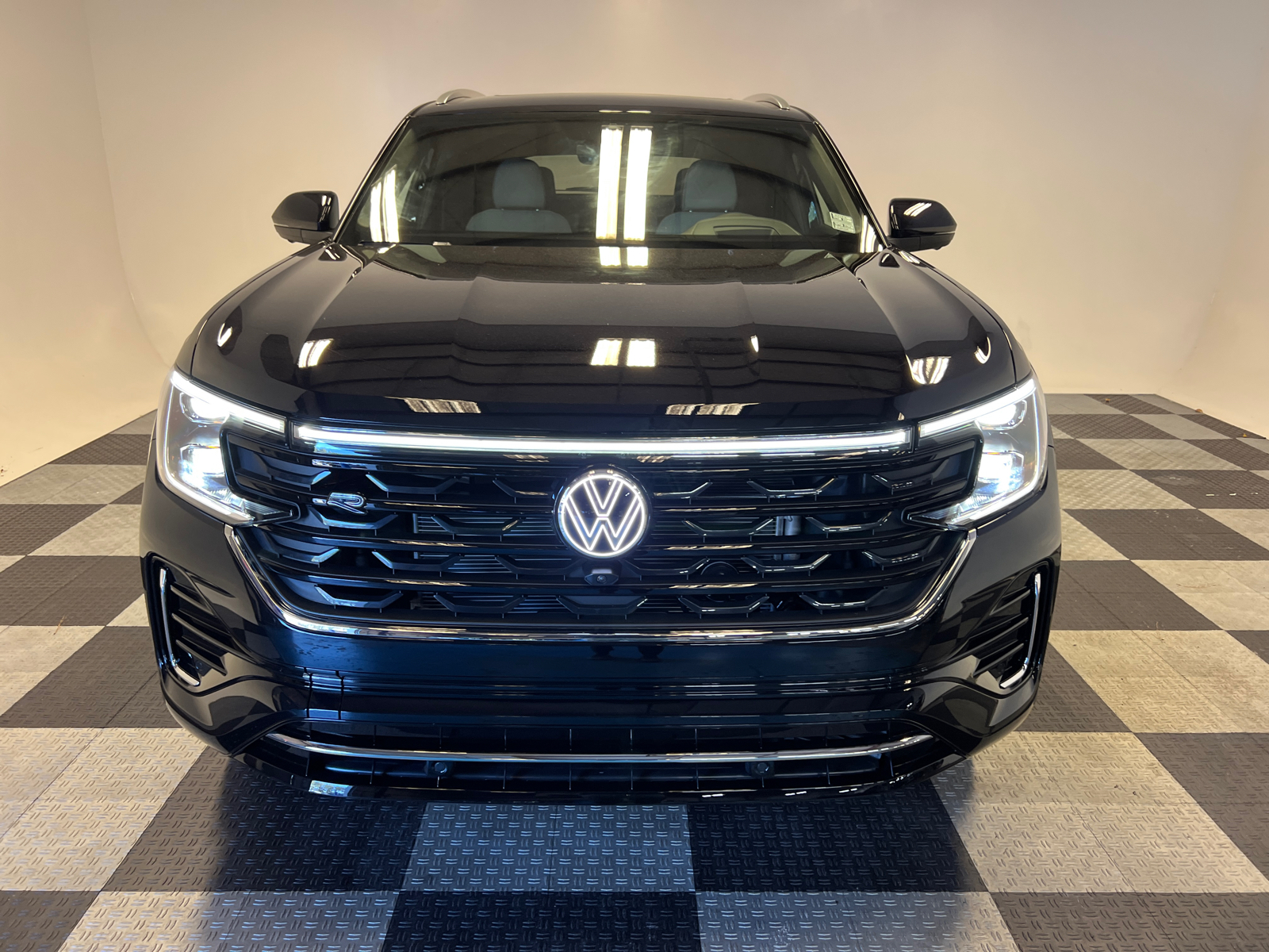 2025 Volkswagen Atlas Cross Sport 2.0T SEL Premium R-Line 2