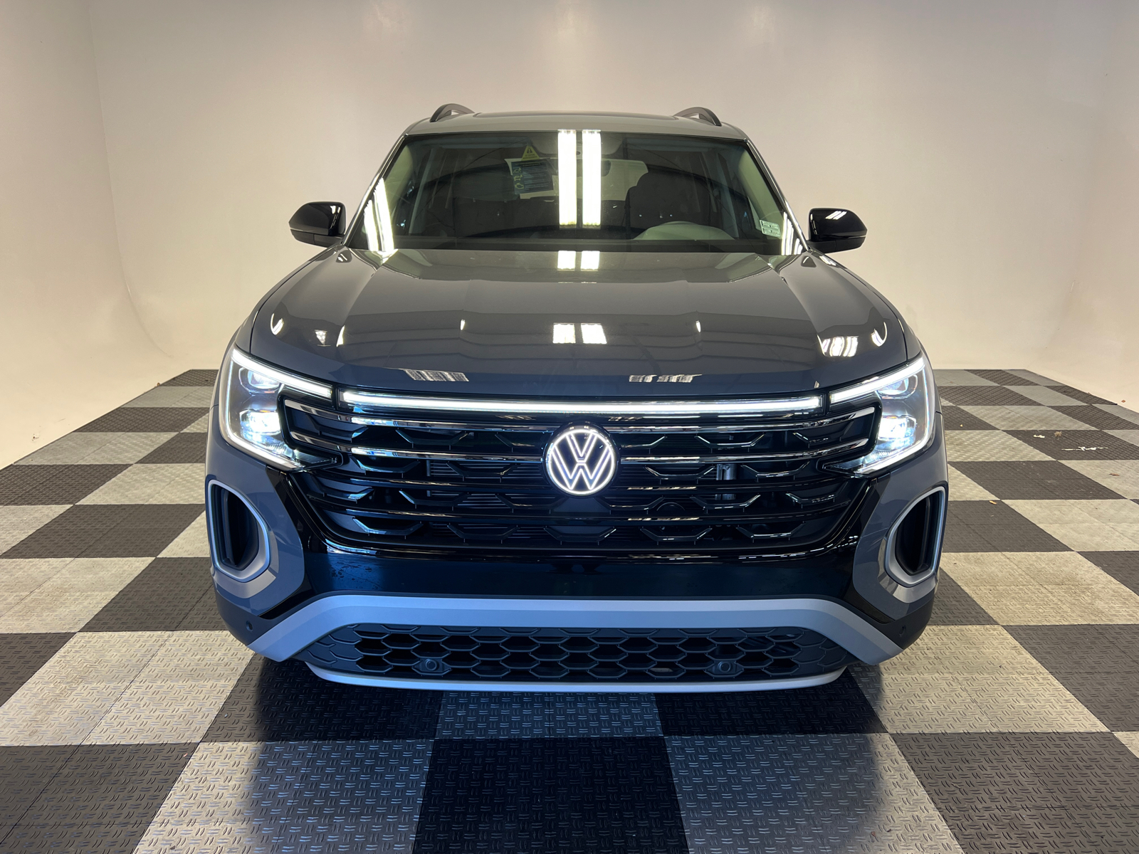 2025 Volkswagen Atlas  2