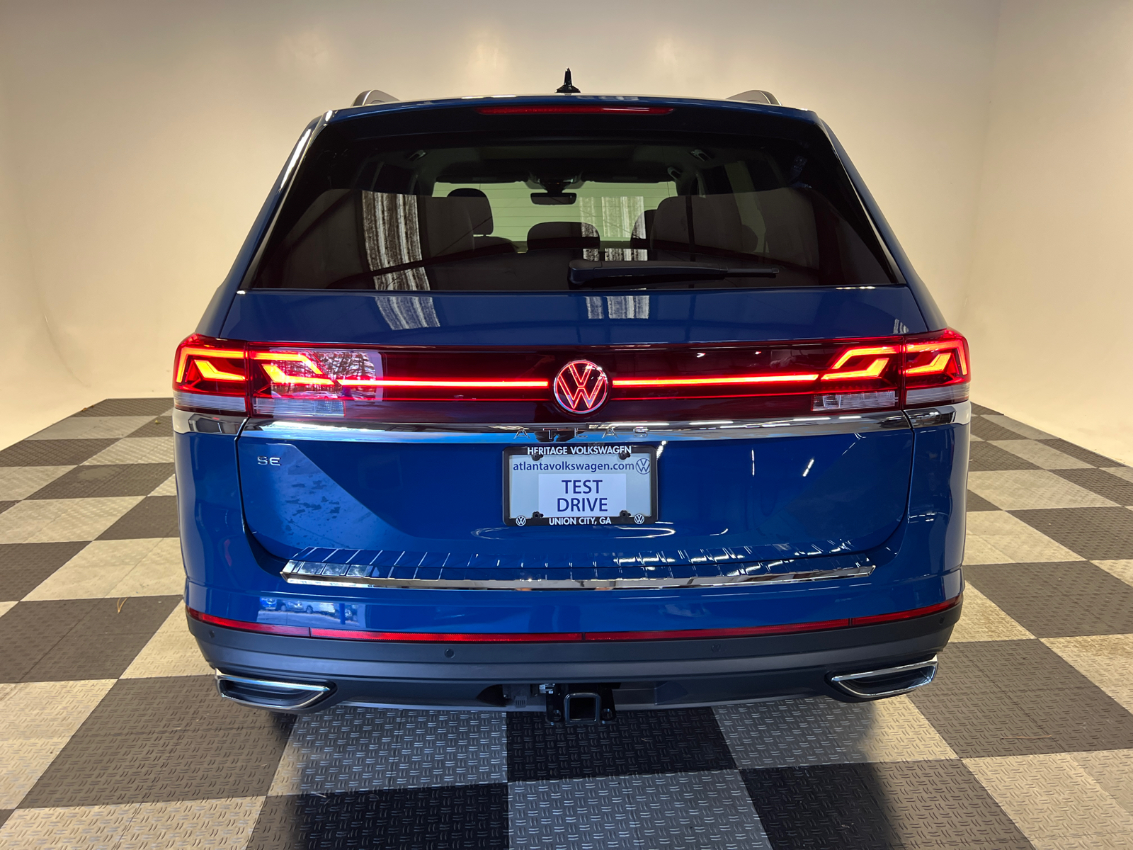 2025 Volkswagen Atlas 2.0T SE w/Technology 4