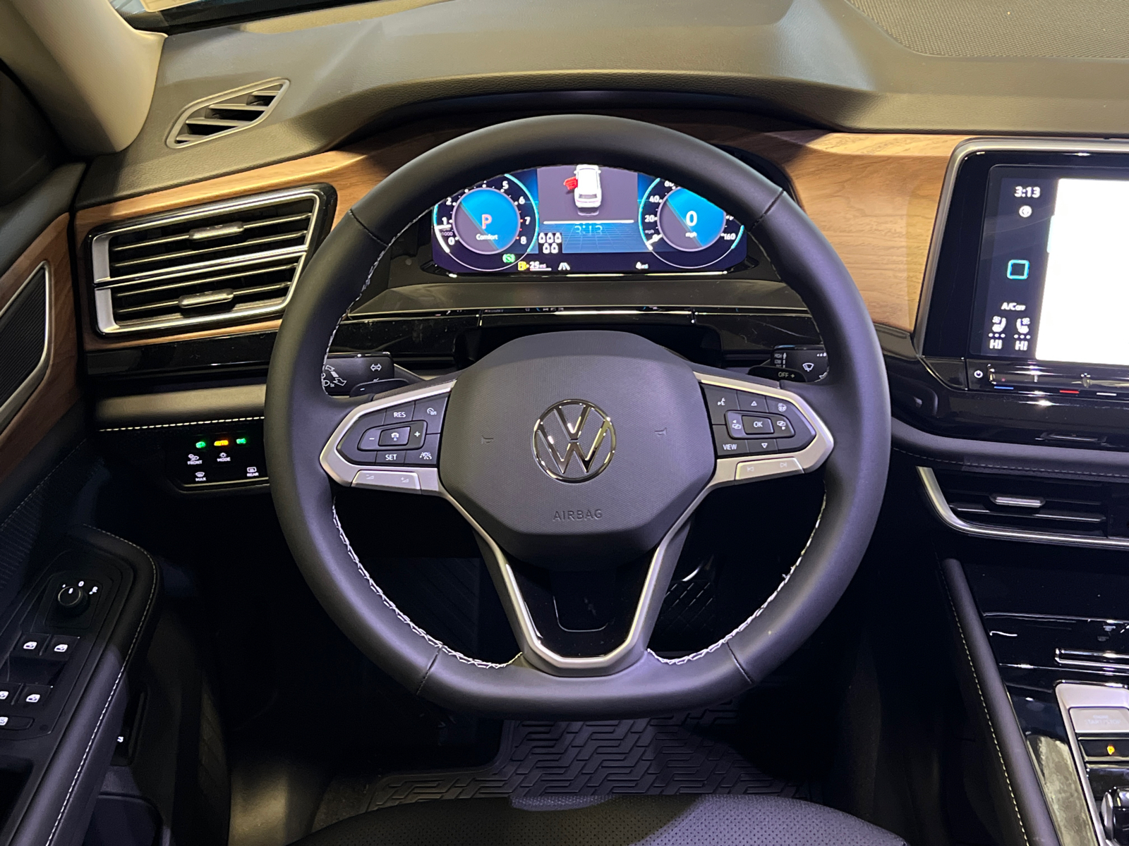 2025 Volkswagen Atlas 2.0T SE w/Technology 13