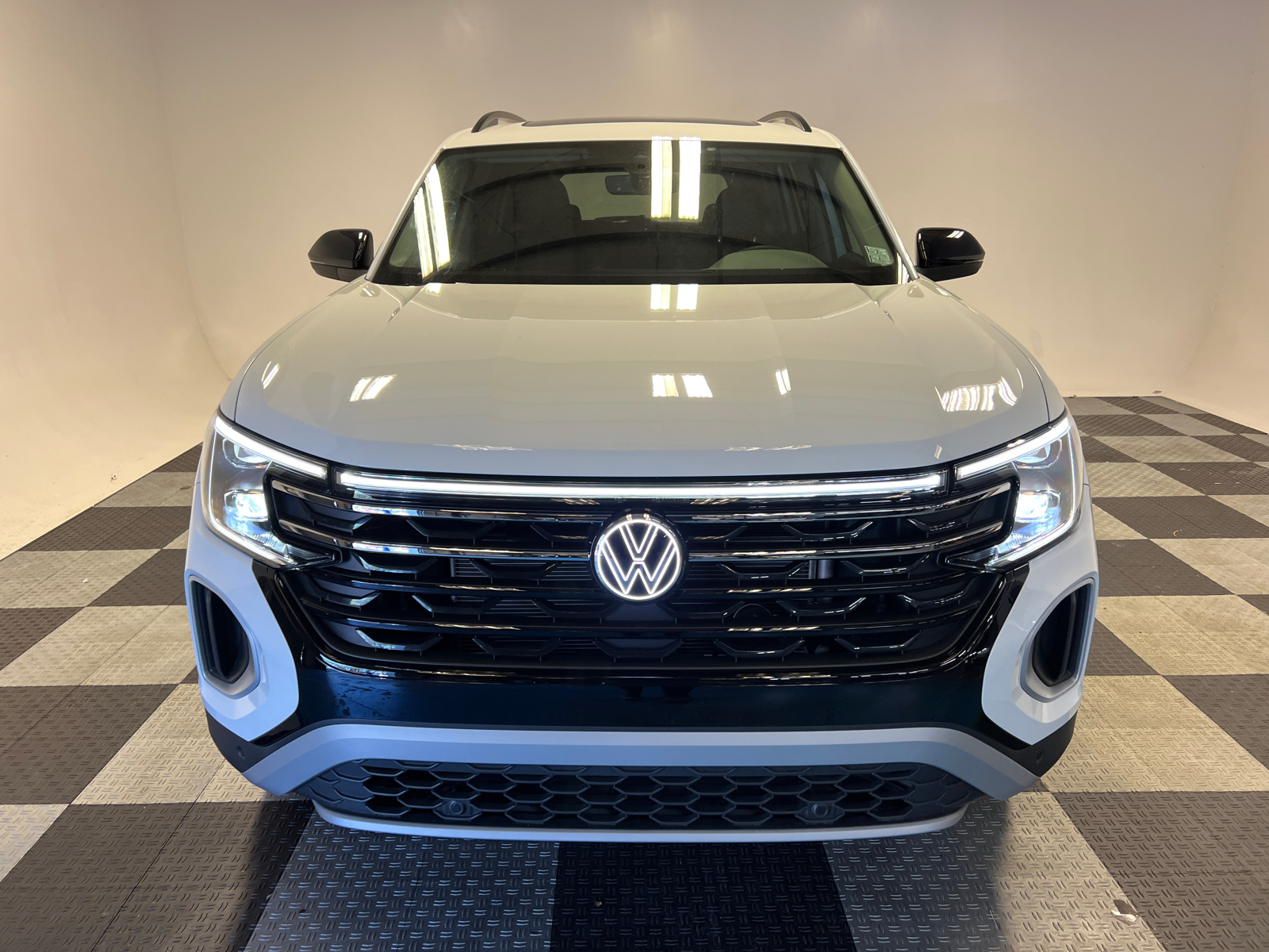 2025 Volkswagen Atlas  2