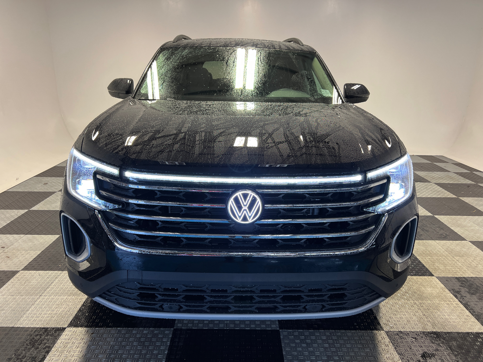 2025 Volkswagen Atlas 2.0T SE w/Technology 2