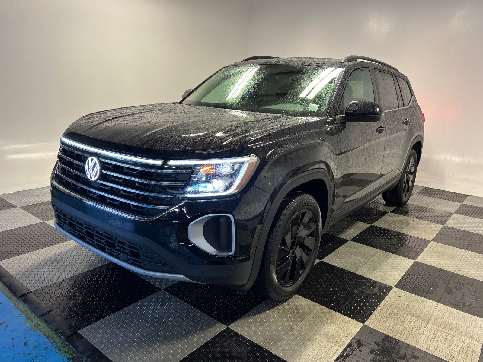 2025 Volkswagen Atlas 2.0T SE w/Technology 3