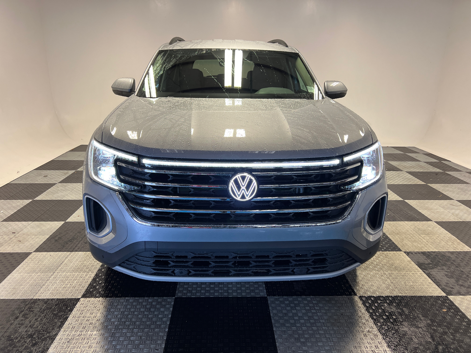 2025 Volkswagen Atlas 2.0T SE w/Technology 2