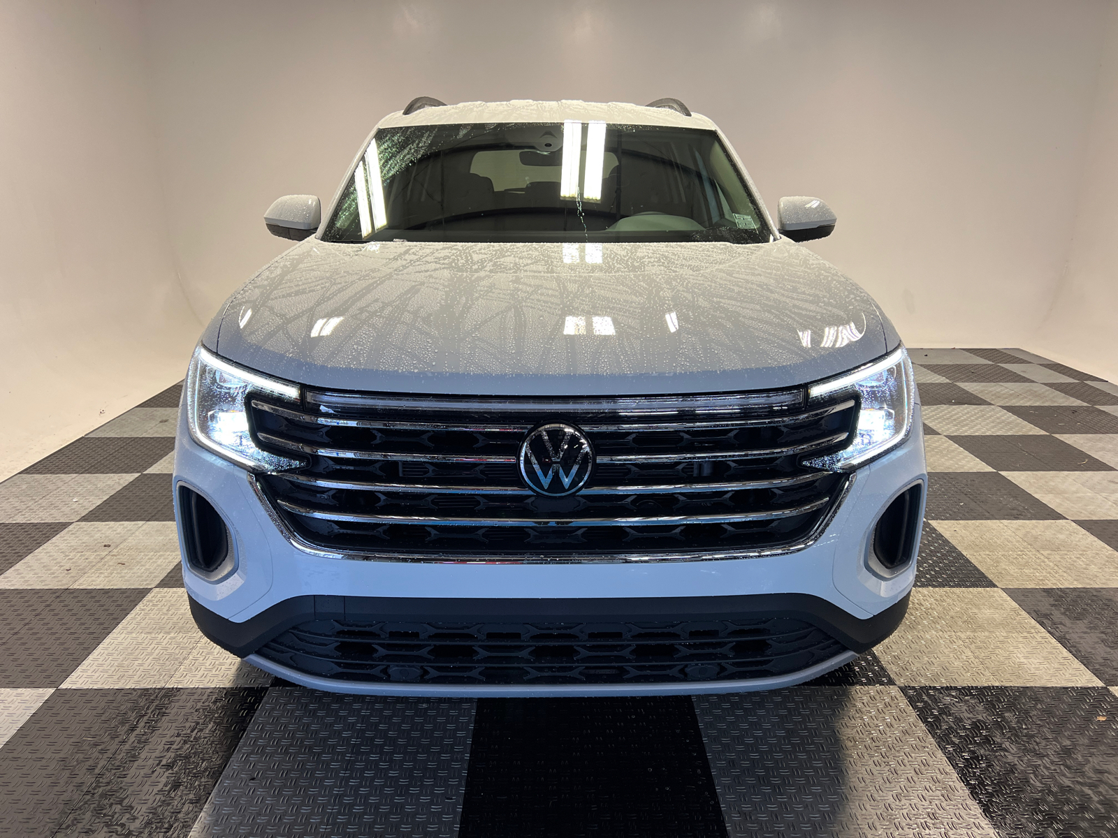 2025 Volkswagen Atlas 2.0T SE 2