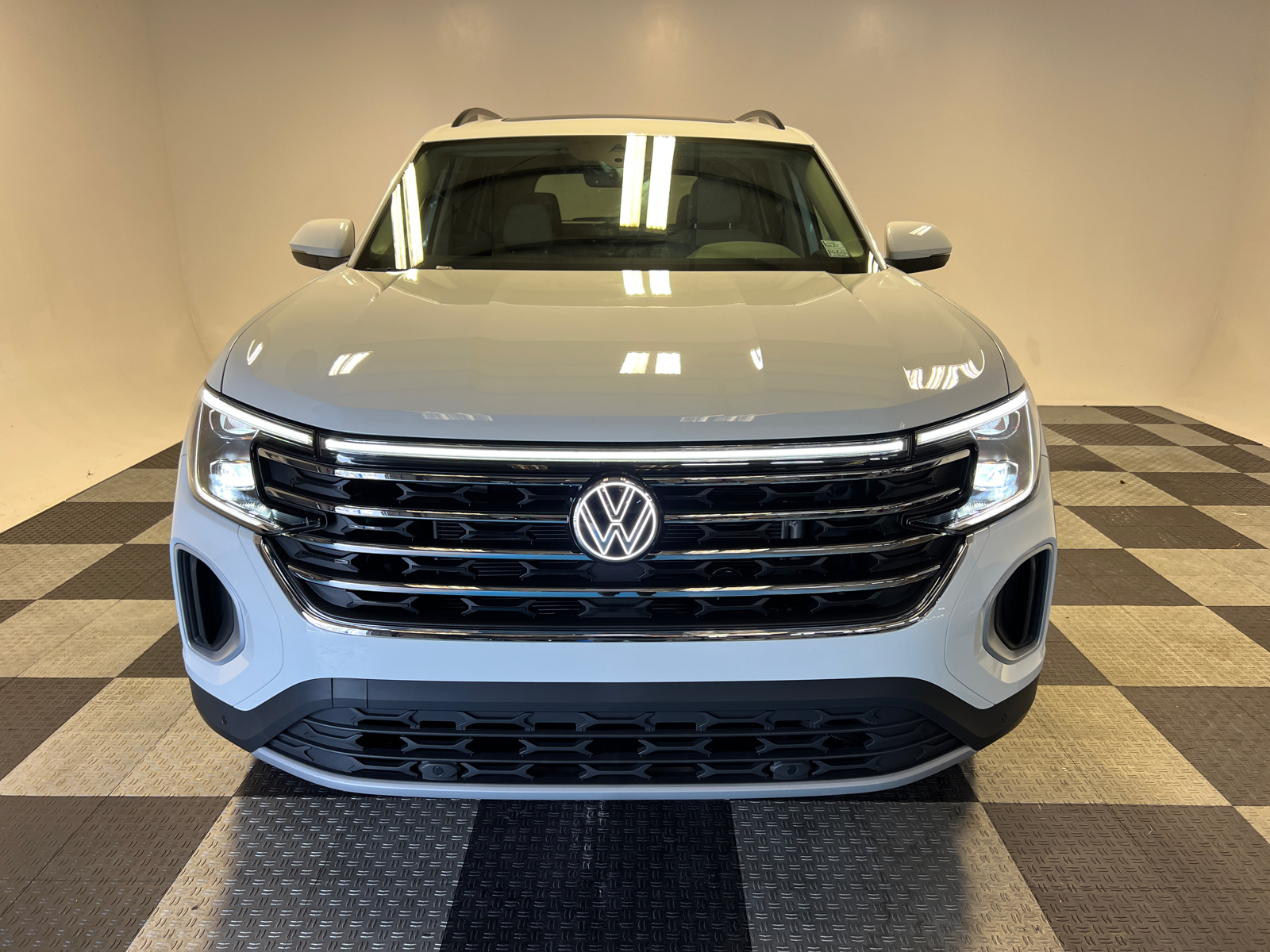 2025 Volkswagen Atlas 2.0T SE w/Technology 2