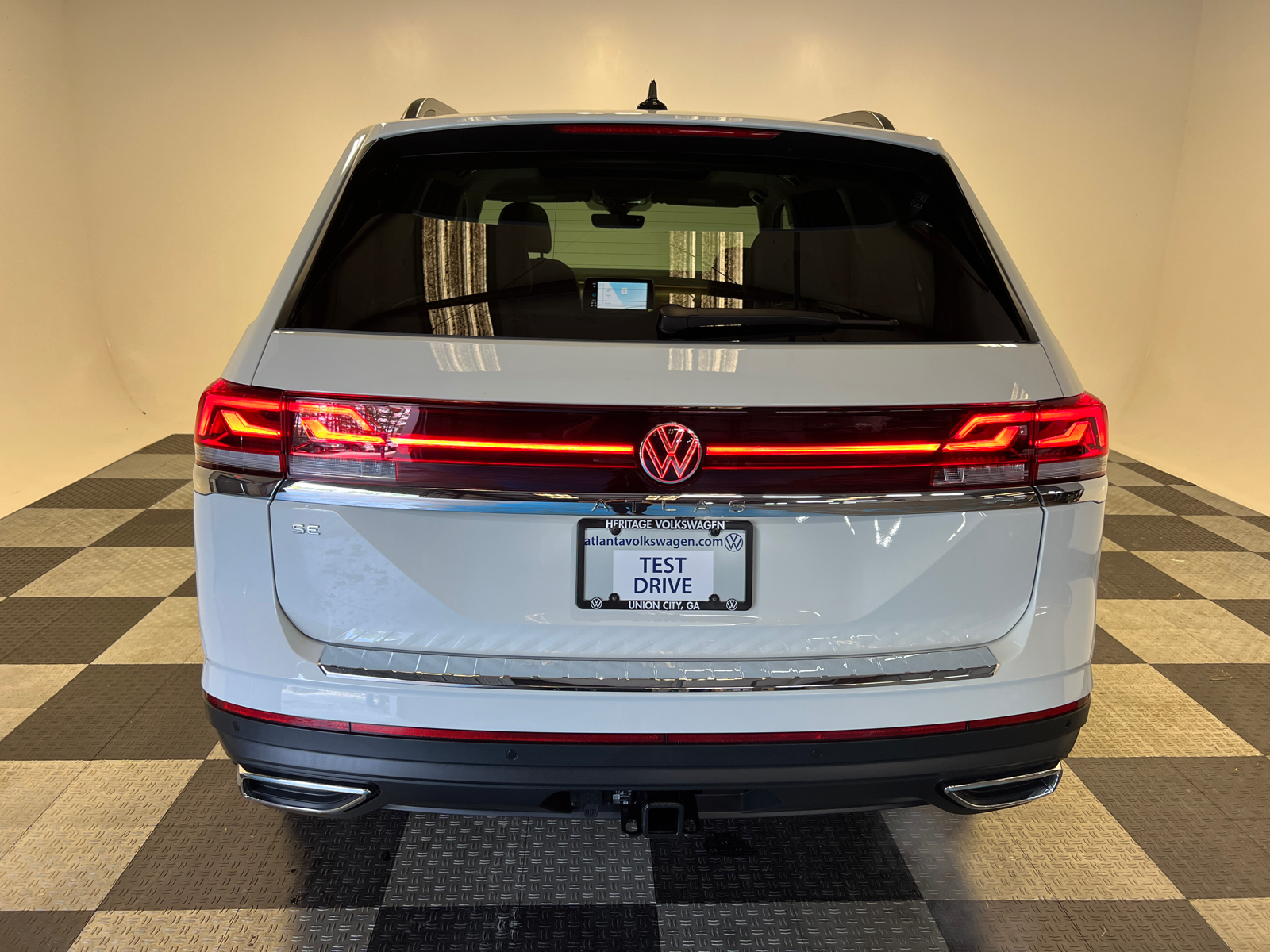 2025 Volkswagen Atlas 2.0T SE w/Technology 4