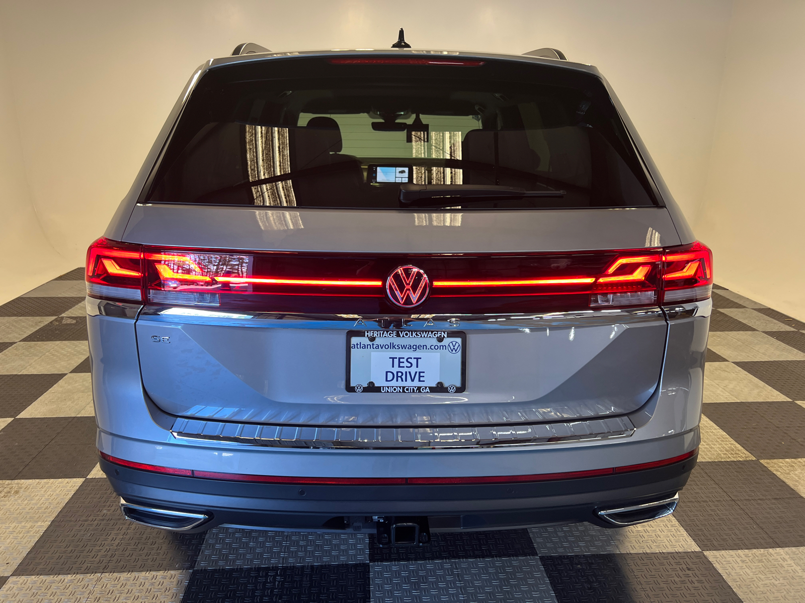 2025 Volkswagen Atlas 2.0T SE w/Technology 4