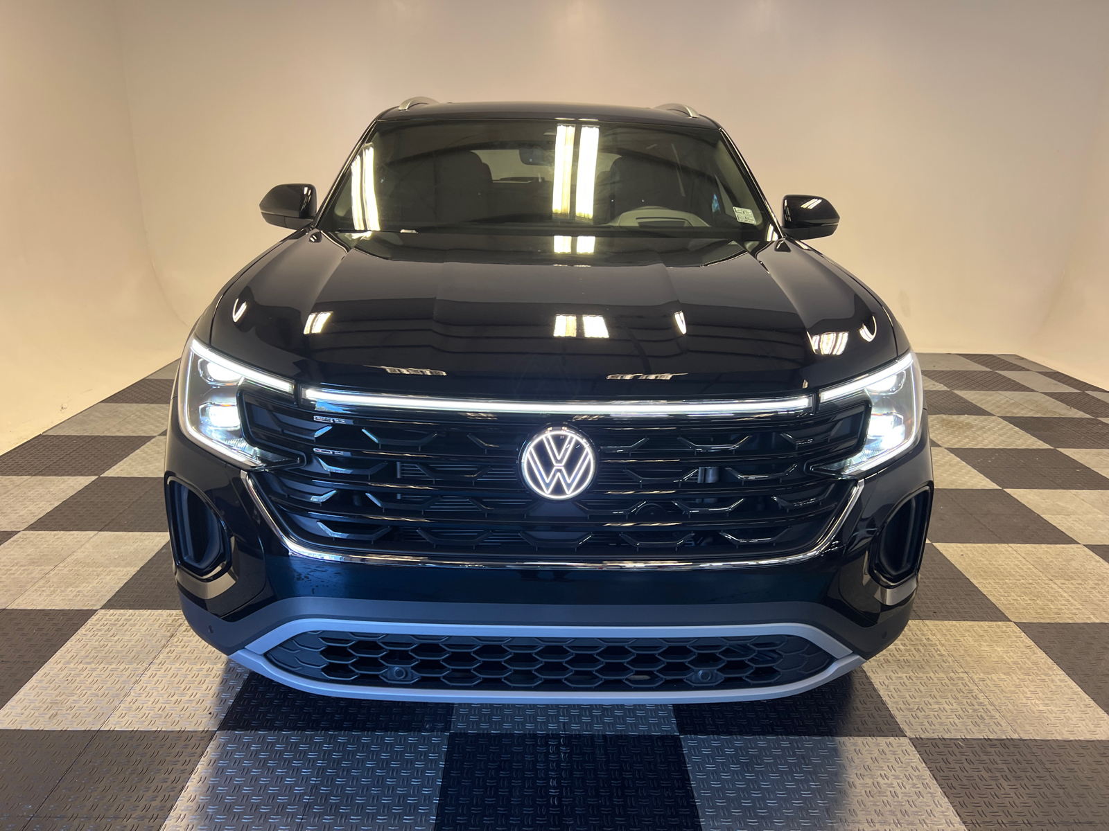 2025 Volkswagen Atlas Cross Sport 2.0T SEL 2