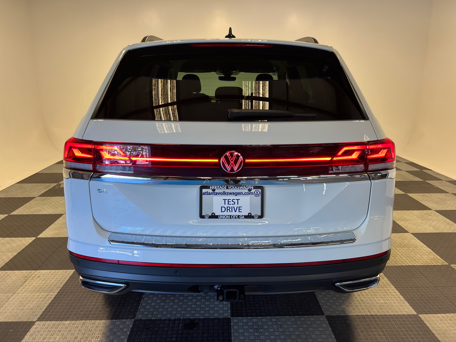 2025 Volkswagen Atlas 2.0T SE w/Technology 4