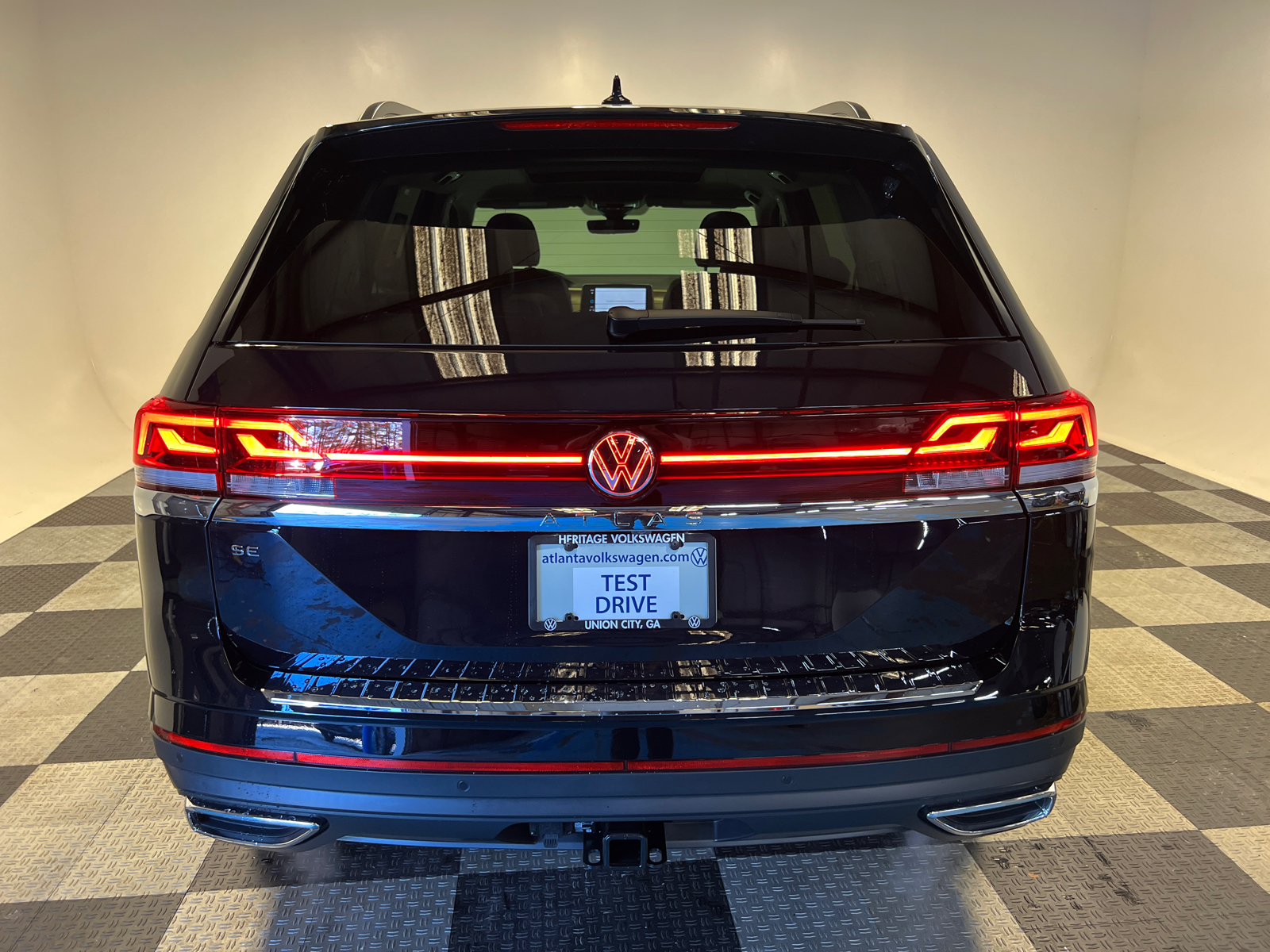 2025 Volkswagen Atlas 2.0T SE w/Technology 4