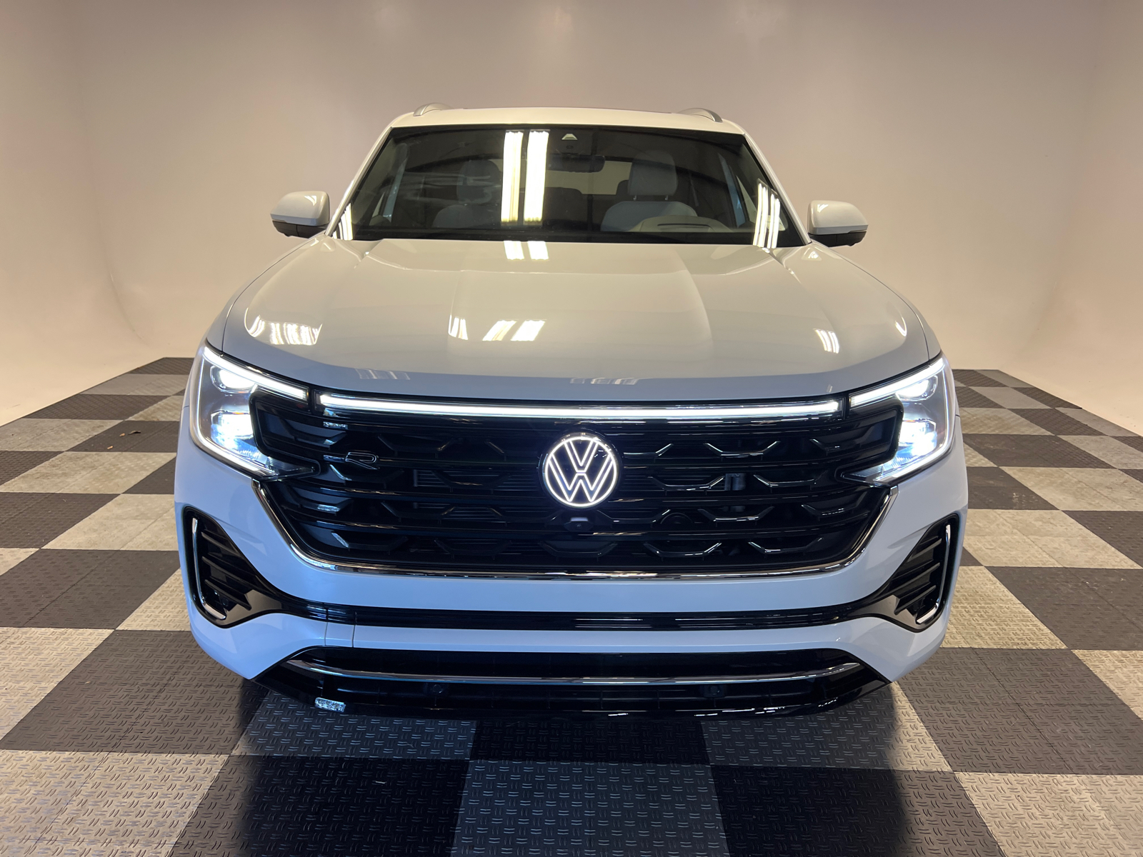 2025 Volkswagen Atlas Cross Sport 2.0T SEL Premium R-Line 2