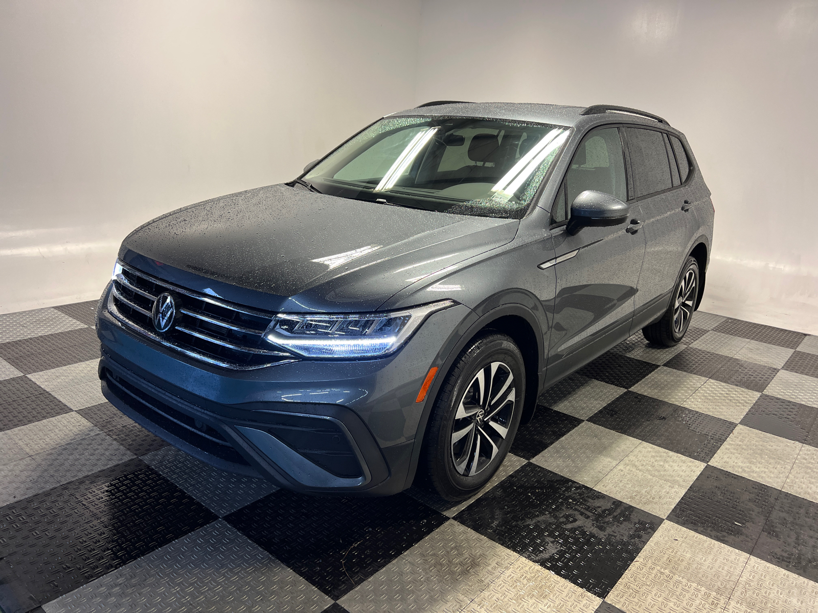 2024 Volkswagen Tiguan S 3