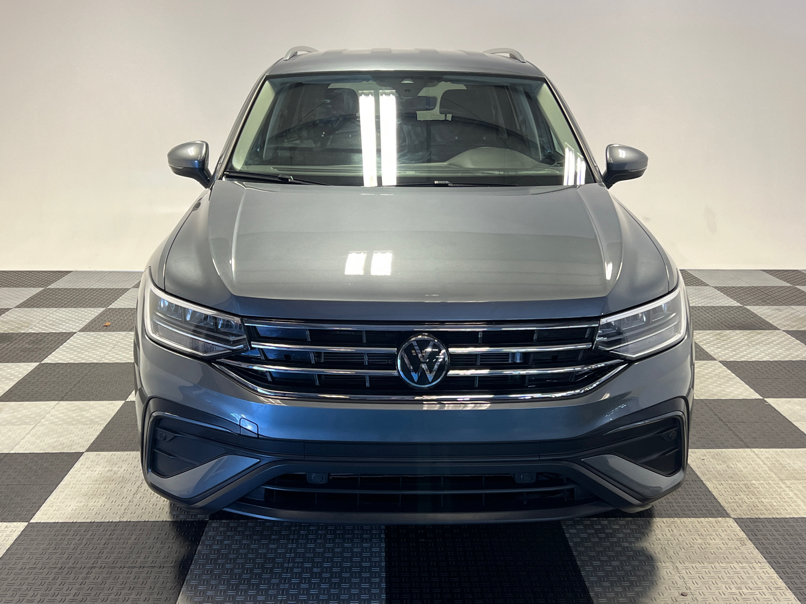 2024 Volkswagen Tiguan 2.0T SE 2