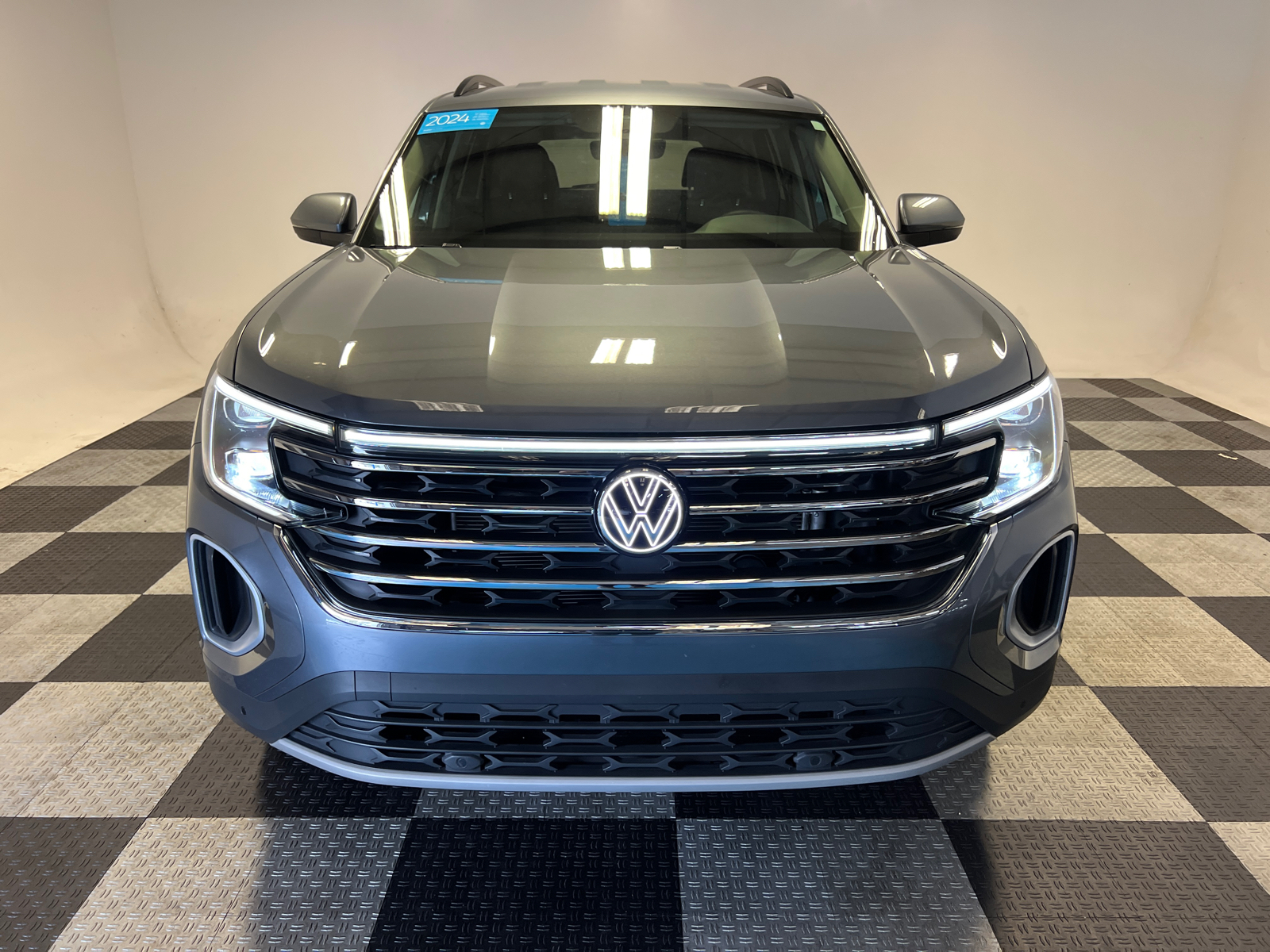 2024 Volkswagen Atlas 2.0T SE w/Technology 2